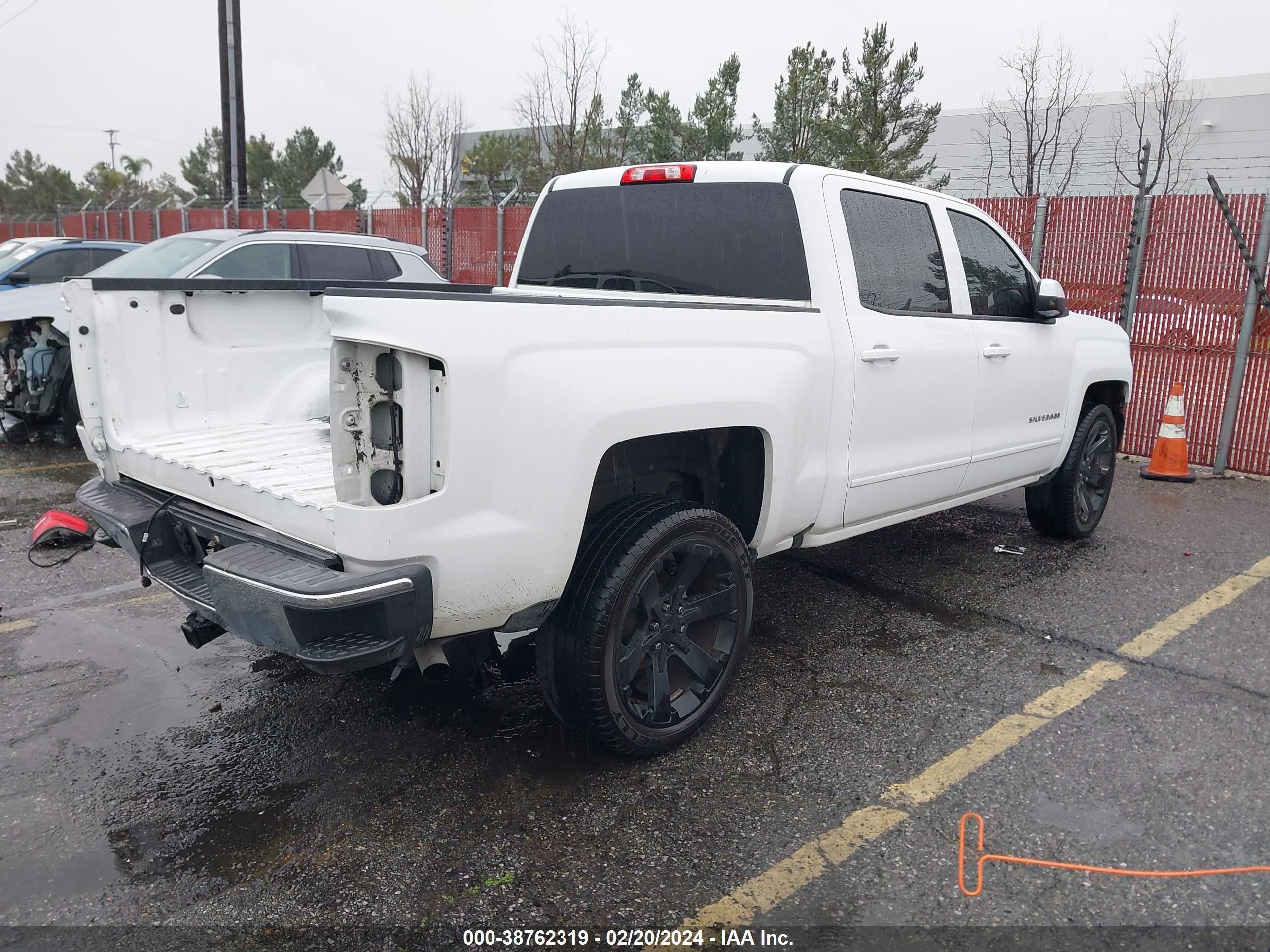 Photo 3 VIN: 3GCUCRER6JG233155 - CHEVROLET SILVERADO 1500 