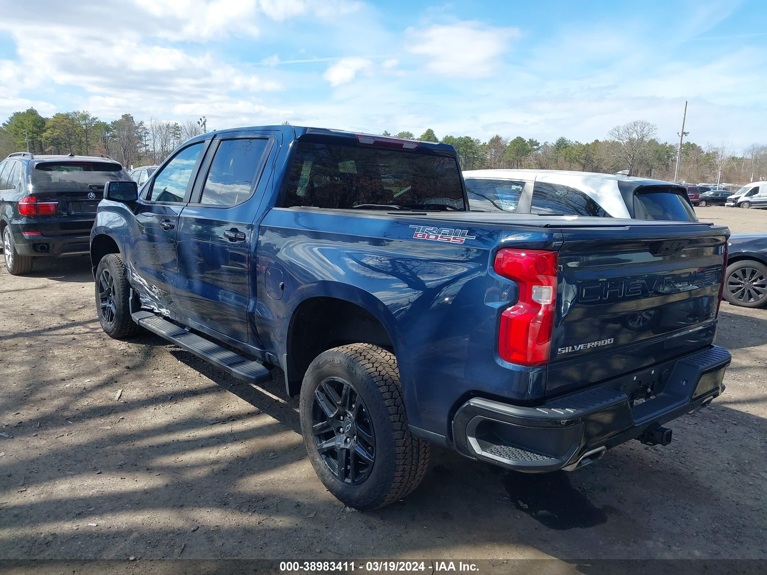 Photo 2 VIN: 3GCUDFEDXNG682263 - CHEVROLET SILVERADO 