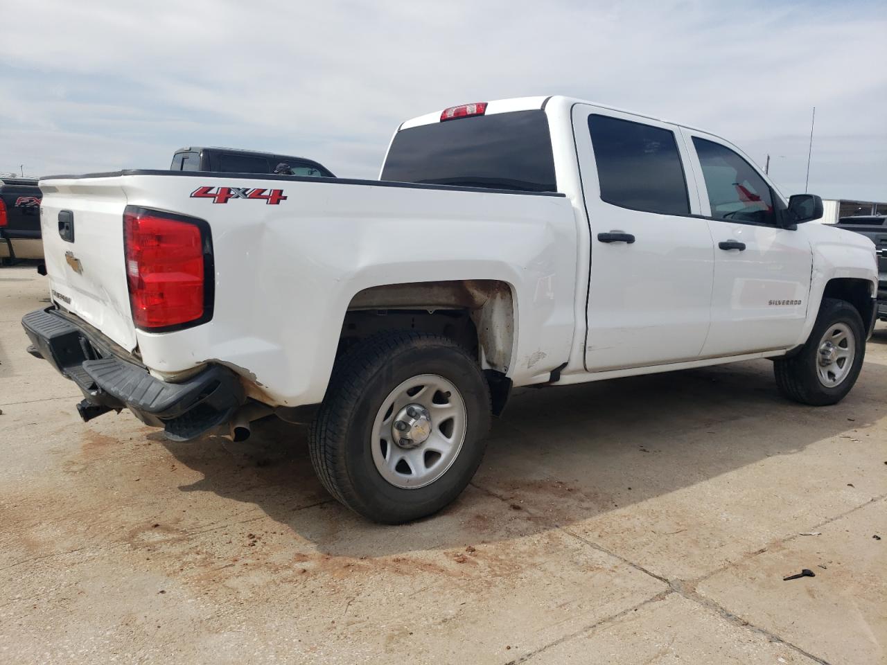 Photo 2 VIN: 3GCUKNEC1JG259542 - CHEVROLET SILVERADO 