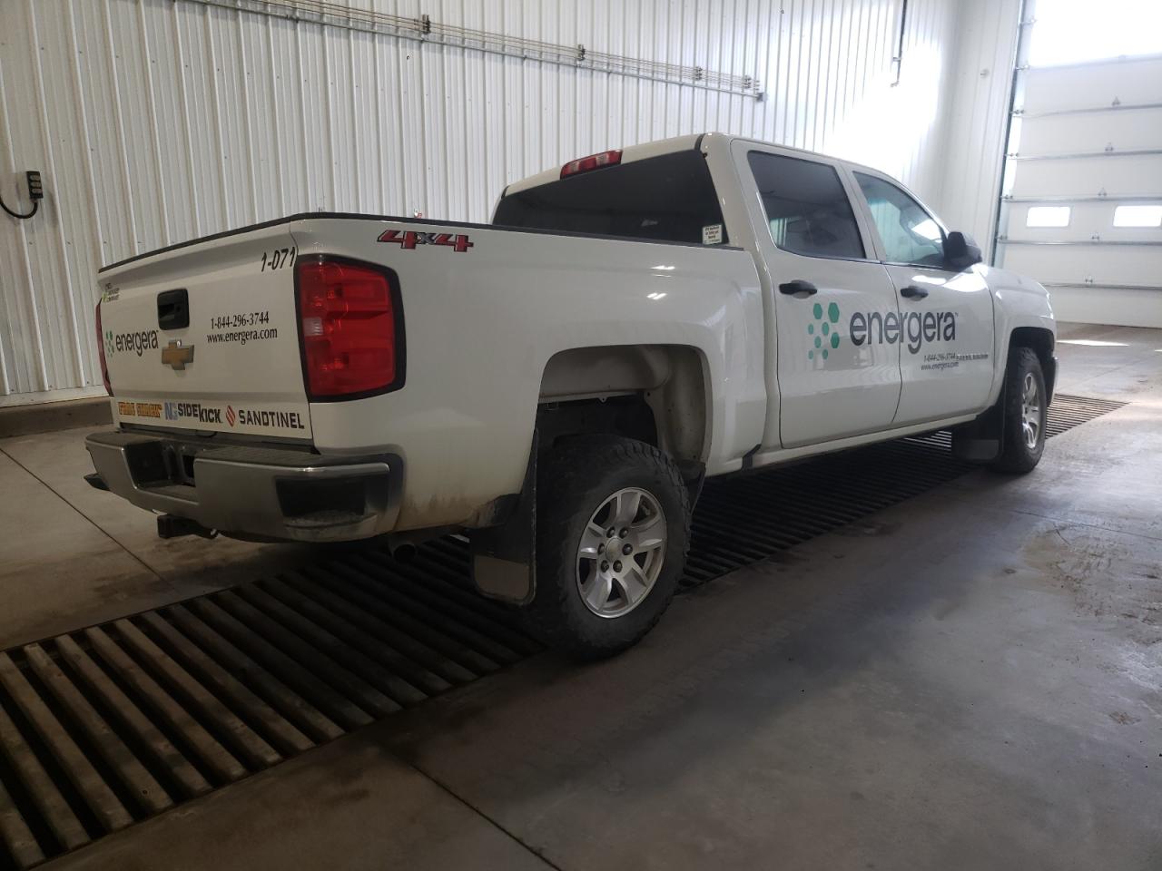 Photo 2 VIN: 3GCUKNEC2JG378653 - CHEVROLET SILVERADO 