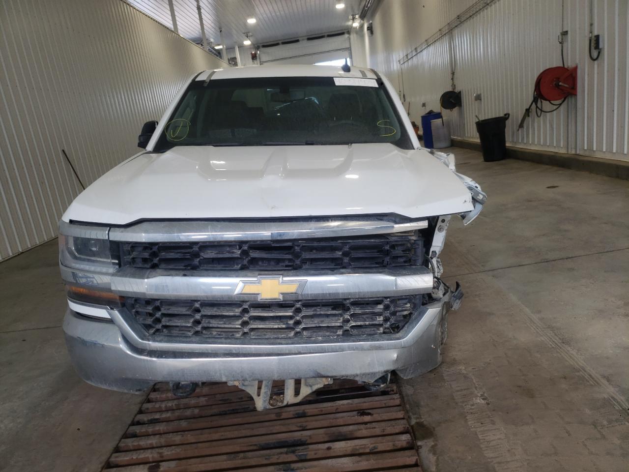 Photo 4 VIN: 3GCUKNEC2JG378653 - CHEVROLET SILVERADO 