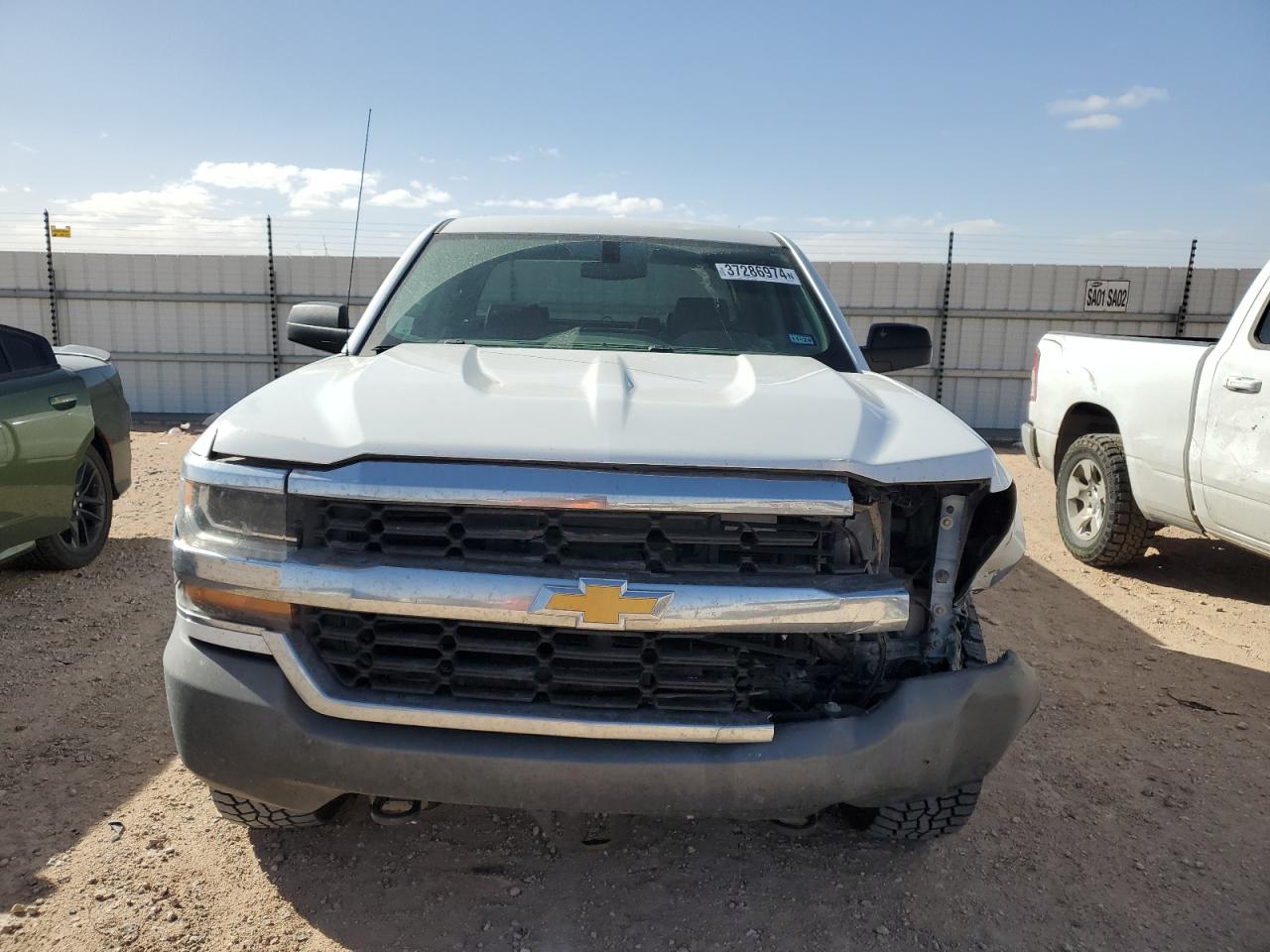 Photo 4 VIN: 3GCUKNEC9JG541542 - CHEVROLET SILVERADO 