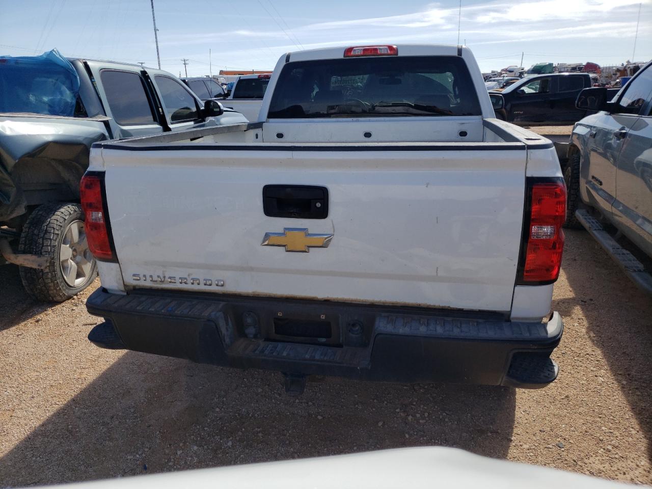 Photo 5 VIN: 3GCUKNEC9JG541542 - CHEVROLET SILVERADO 