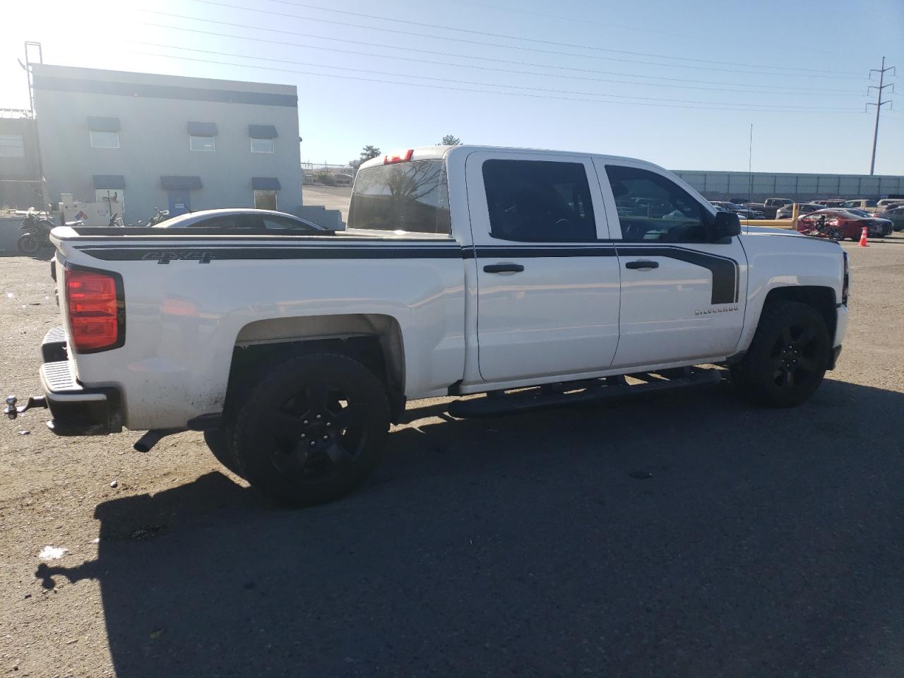 Photo 2 VIN: 3GCUKPEC1JG482286 - CHEVROLET SILVERADO 