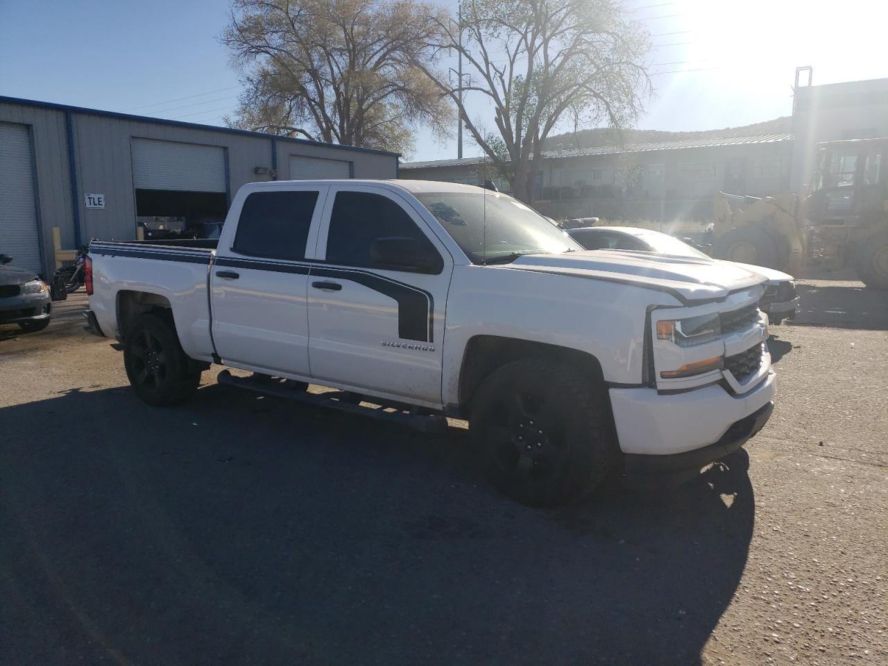 Photo 3 VIN: 3GCUKPEC1JG482286 - CHEVROLET SILVERADO 