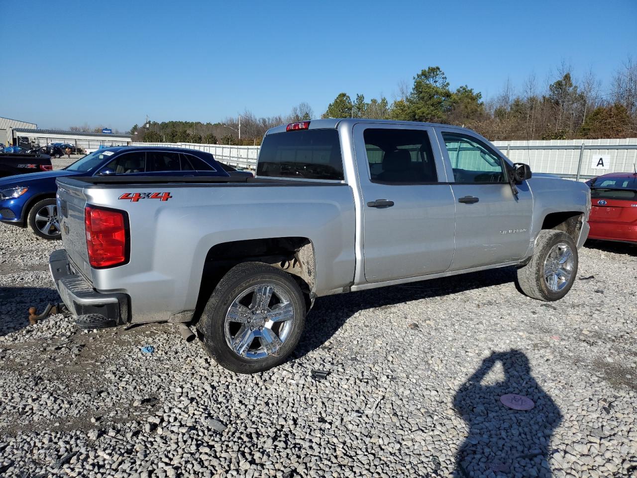 Photo 2 VIN: 3GCUKPEC4JG601075 - CHEVROLET SILVERADO 