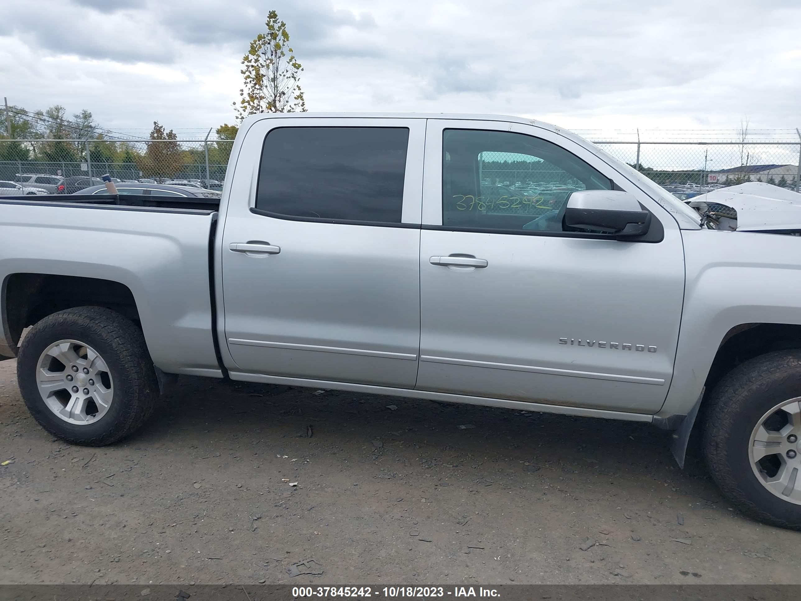 Photo 12 VIN: 3GCUKREC0GG136900 - CHEVROLET SILVERADO 