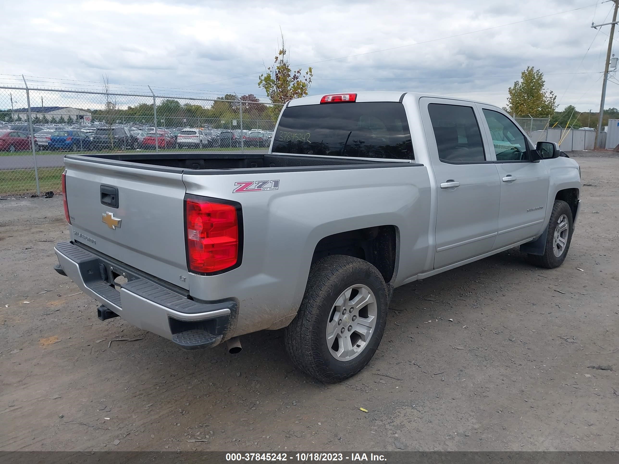 Photo 3 VIN: 3GCUKREC0GG136900 - CHEVROLET SILVERADO 