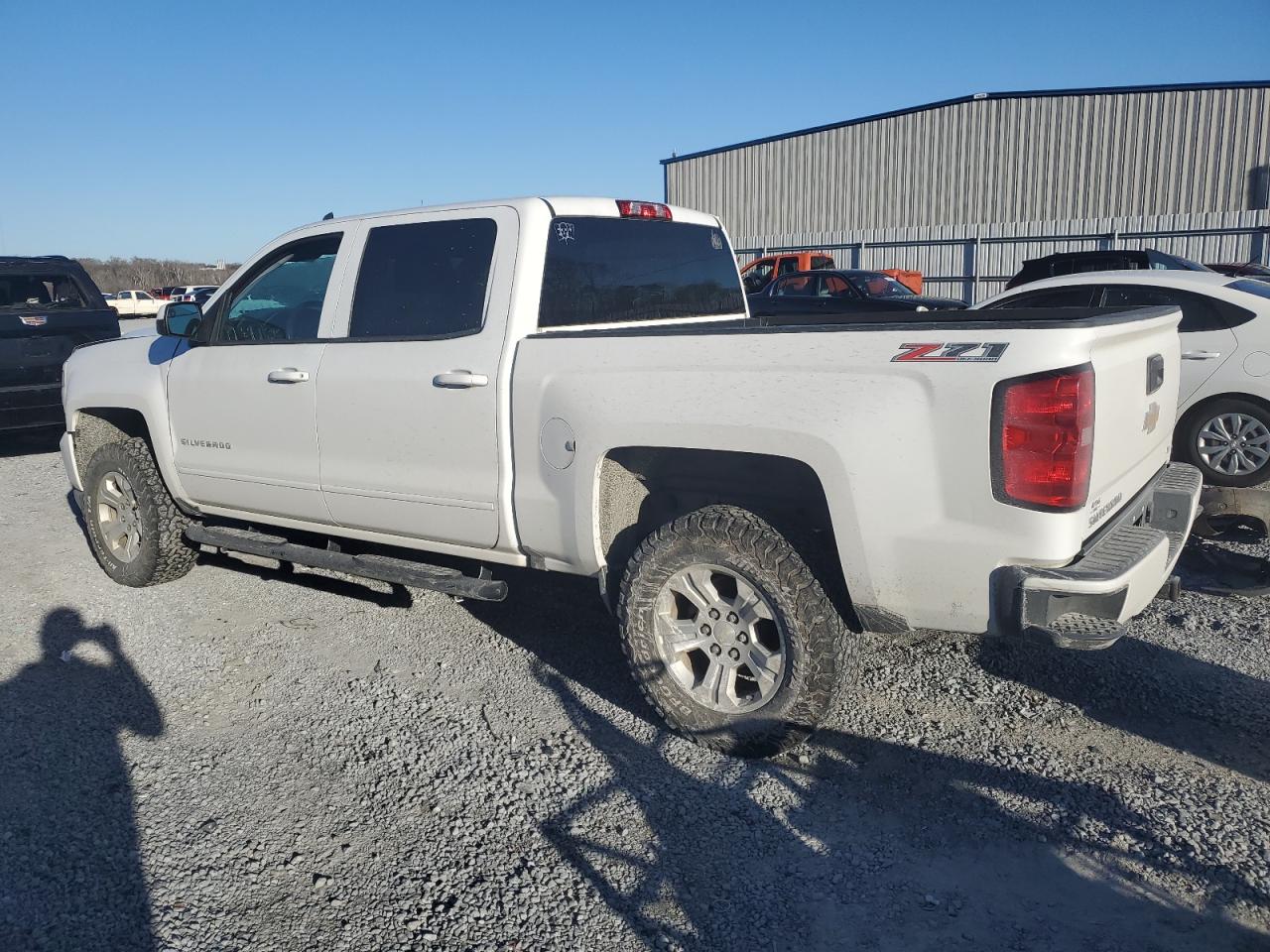 Photo 1 VIN: 3GCUKREC0GG261735 - CHEVROLET SILVERADO 