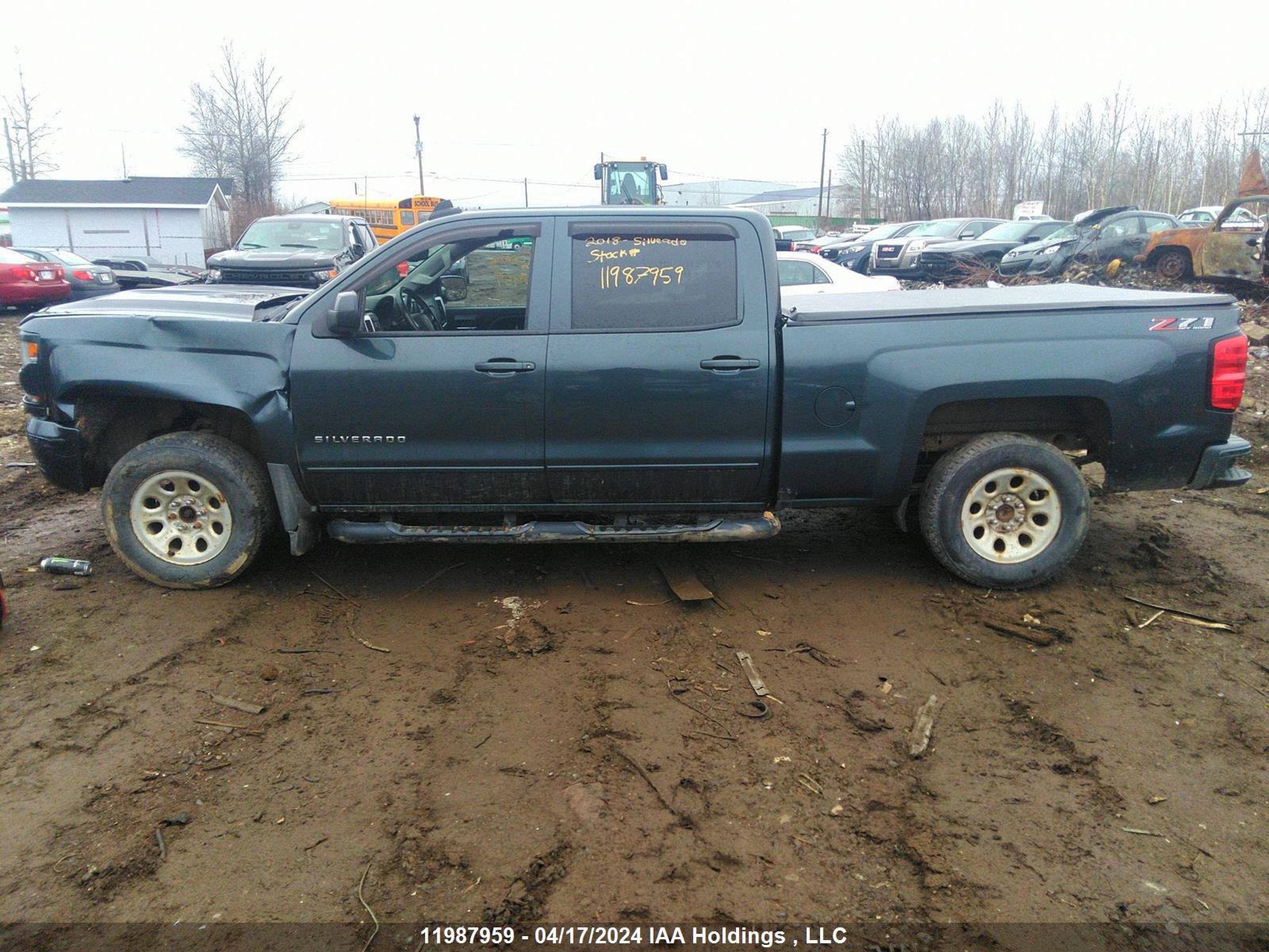 Photo 13 VIN: 3GCUKREC0JG100776 - CHEVROLET SILVERADO 