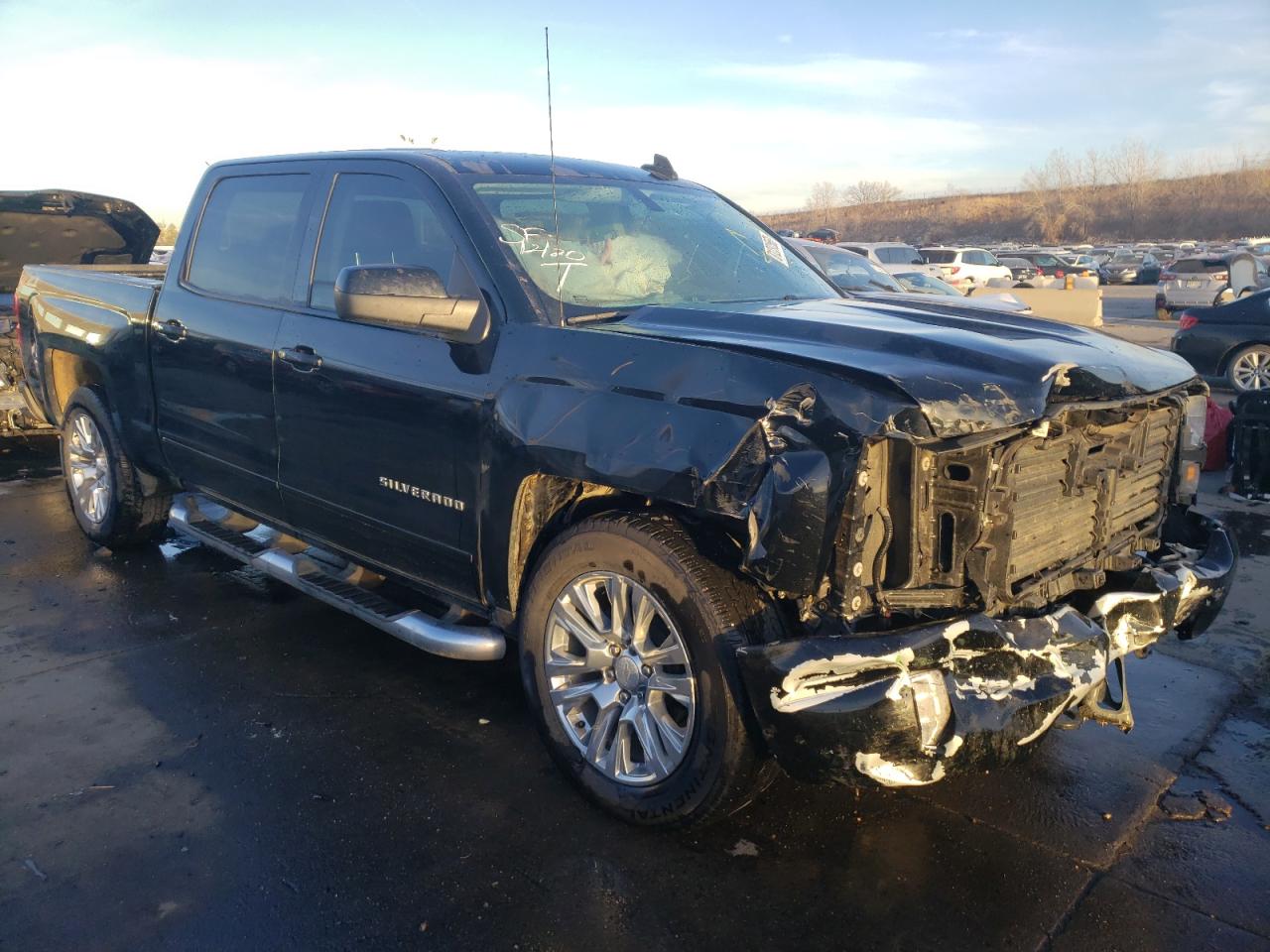 Photo 3 VIN: 3GCUKREC0JG388251 - CHEVROLET SILVERADO 