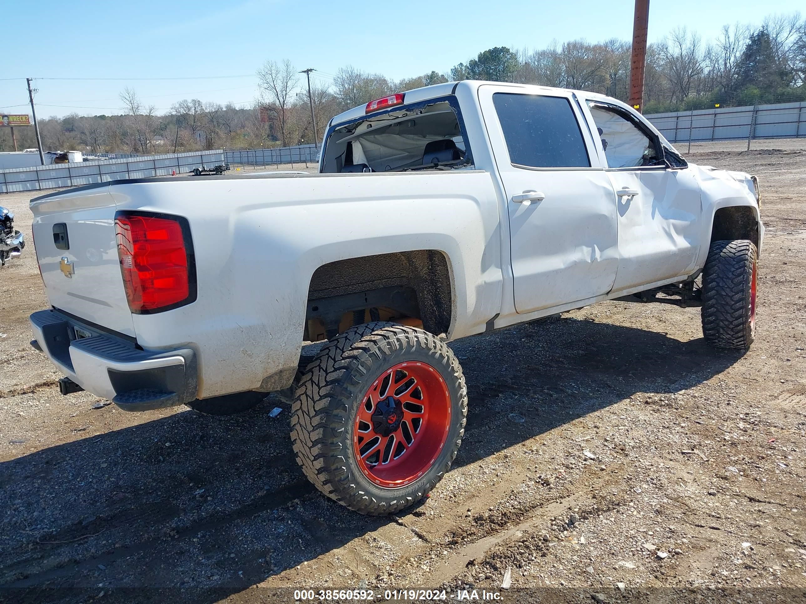 Photo 3 VIN: 3GCUKREC0JG482498 - CHEVROLET SILVERADO 