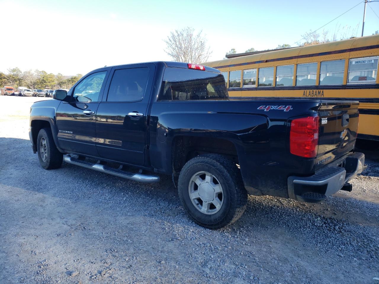 Photo 1 VIN: 3GCUKREC2HG337702 - CHEVROLET SILVERADO 