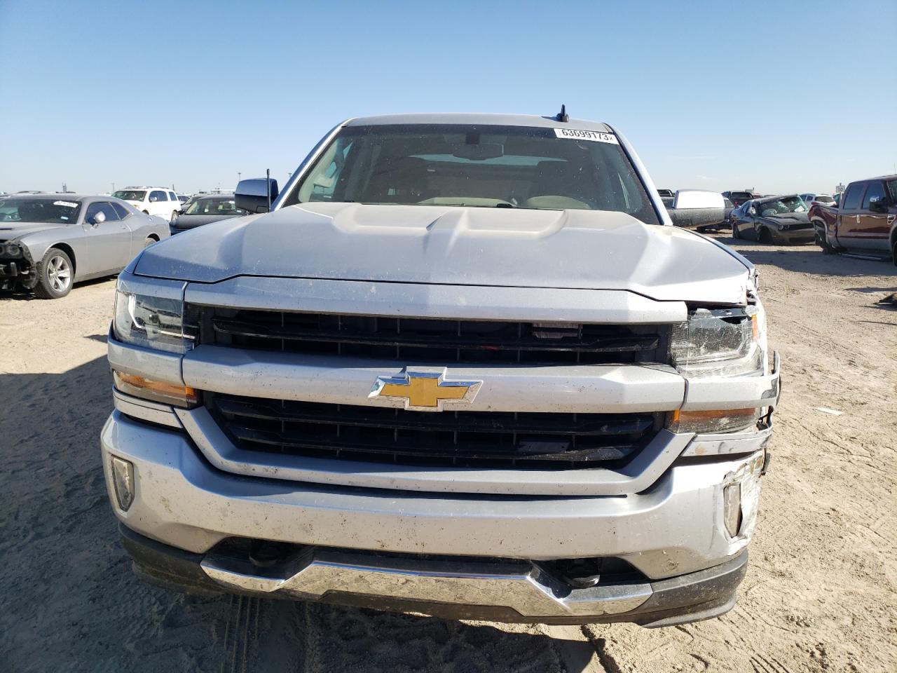 Photo 4 VIN: 3GCUKREC2JG298051 - CHEVROLET SILVERADO 