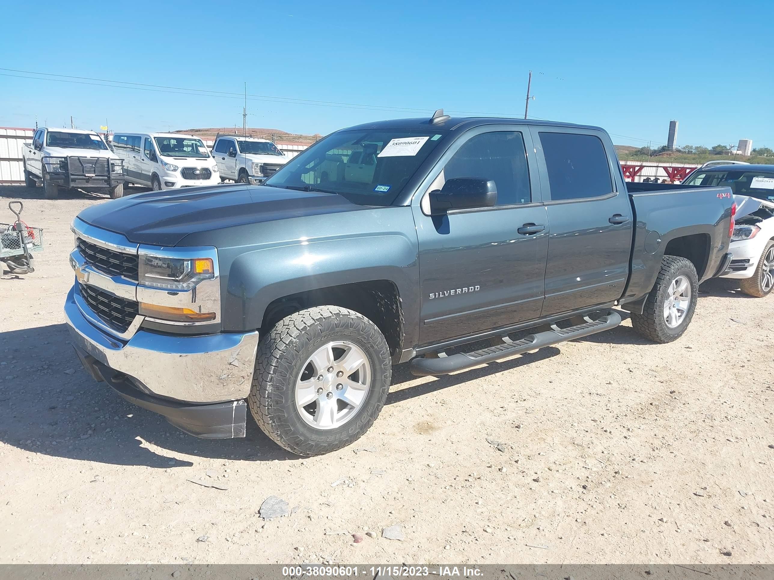 Photo 1 VIN: 3GCUKREC2JG312899 - CHEVROLET SILVERADO 