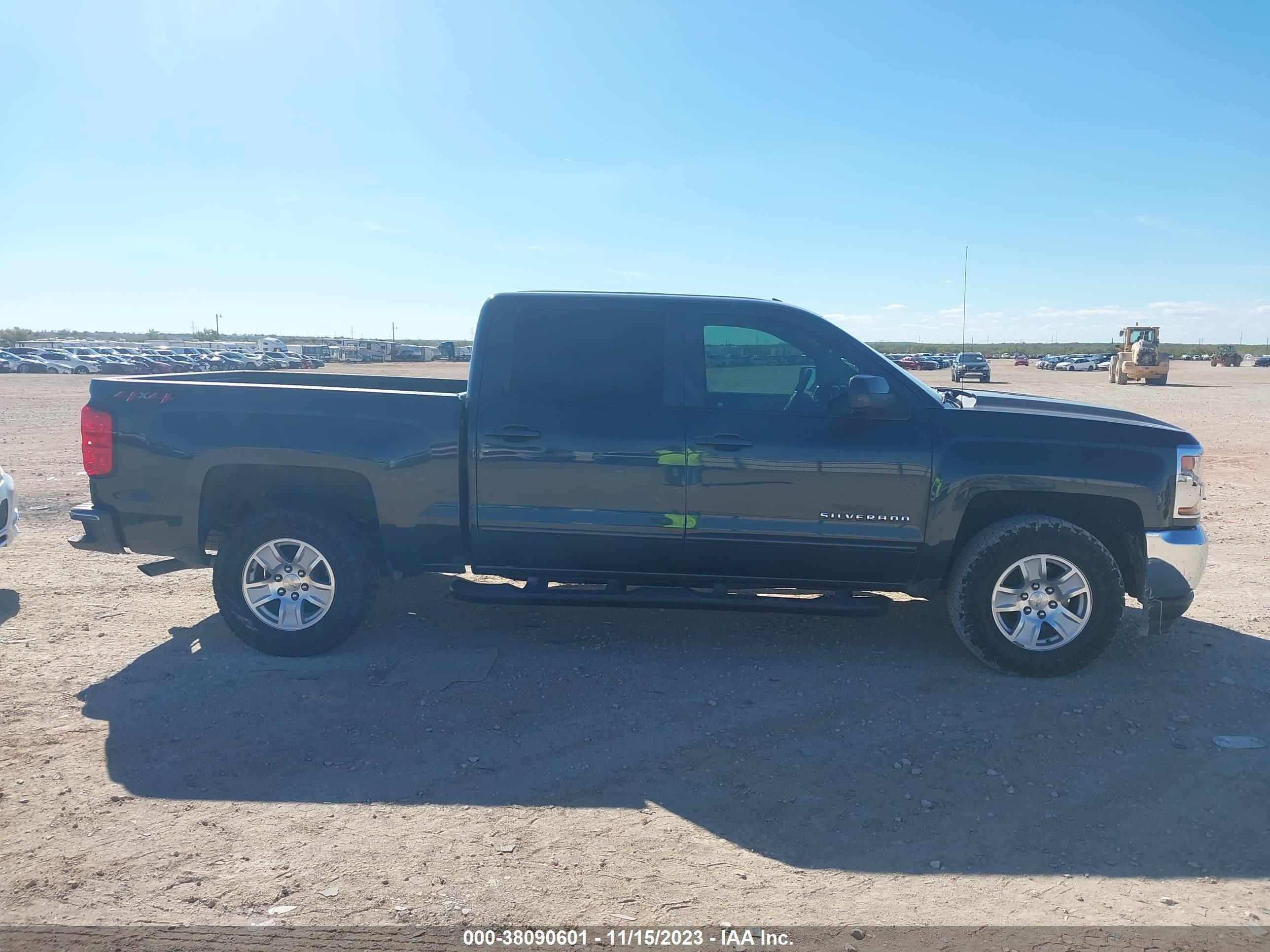 Photo 12 VIN: 3GCUKREC2JG312899 - CHEVROLET SILVERADO 