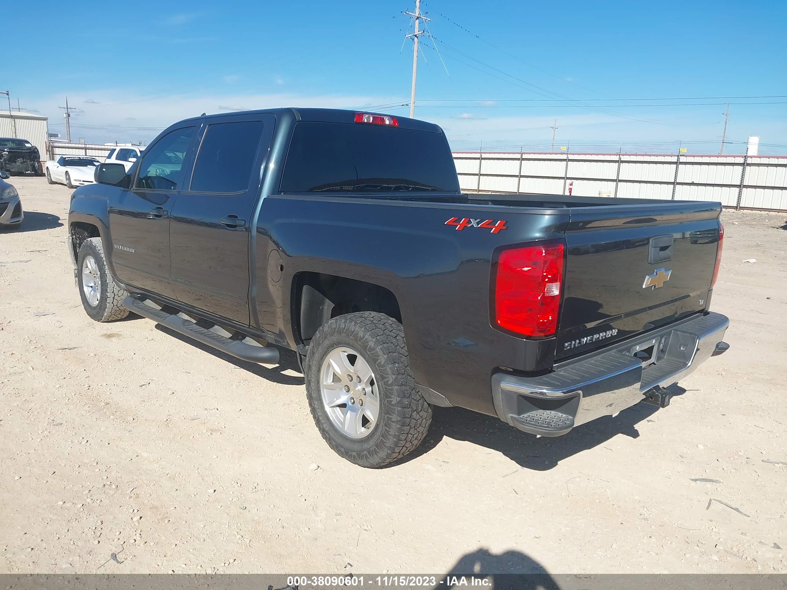 Photo 2 VIN: 3GCUKREC2JG312899 - CHEVROLET SILVERADO 