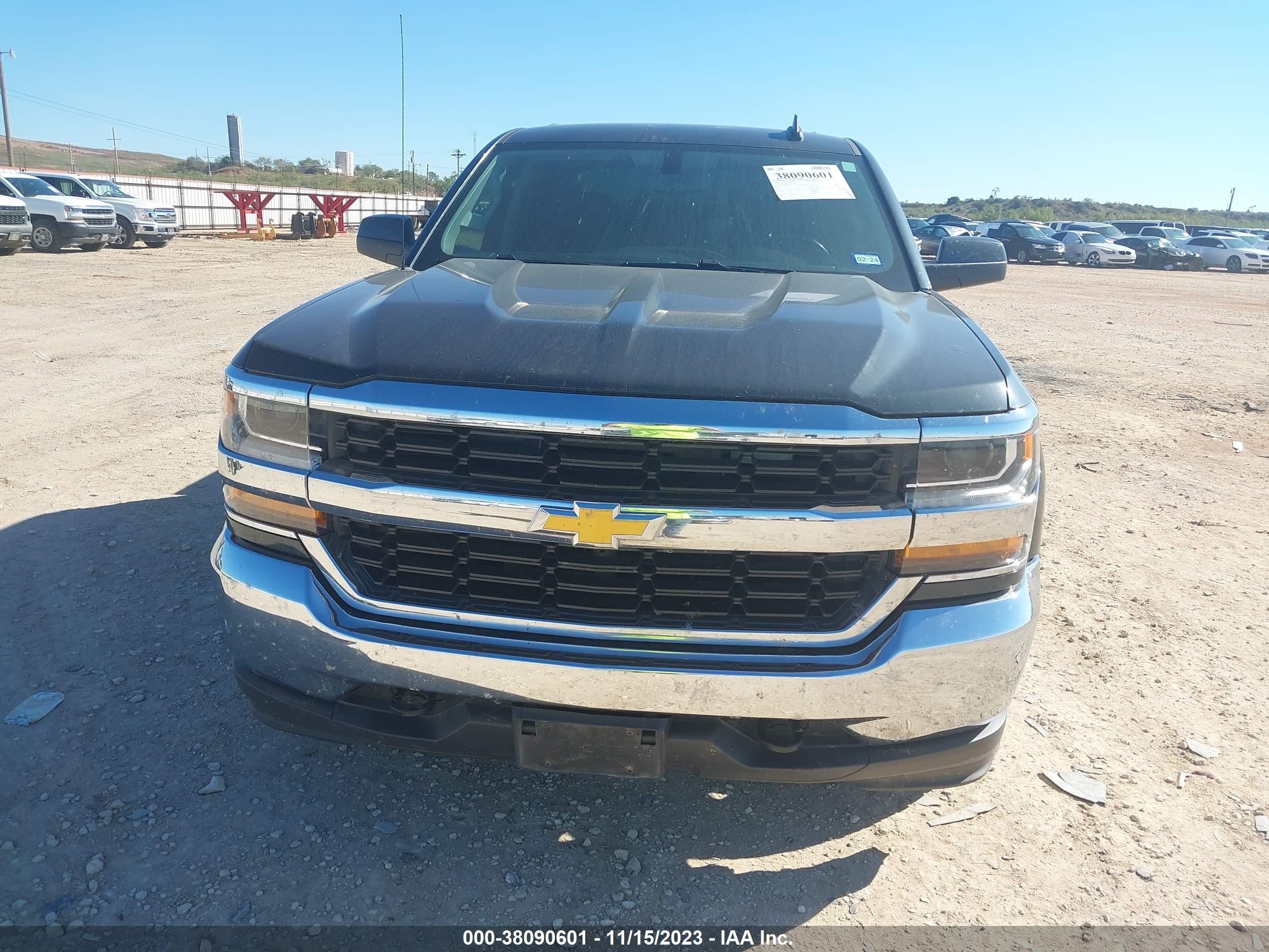 Photo 5 VIN: 3GCUKREC2JG312899 - CHEVROLET SILVERADO 