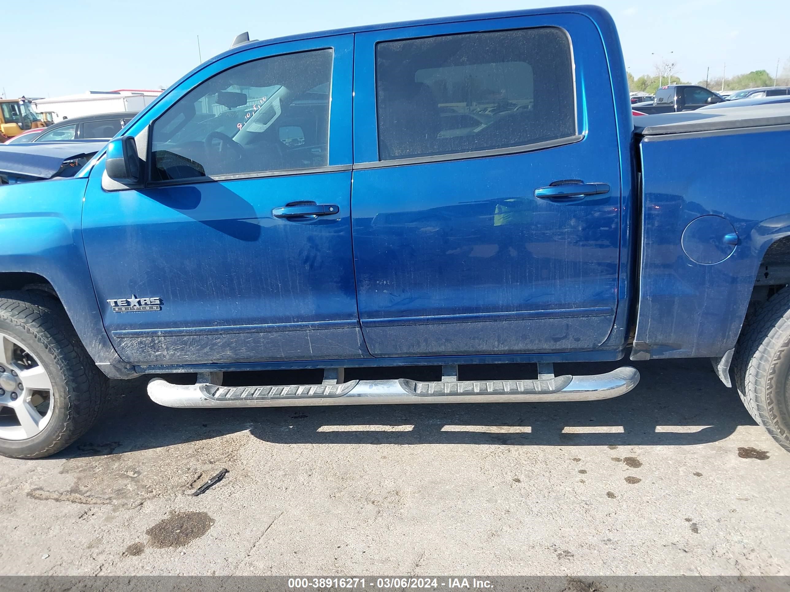 Photo 13 VIN: 3GCUKREC2JG532981 - CHEVROLET SILVERADO 