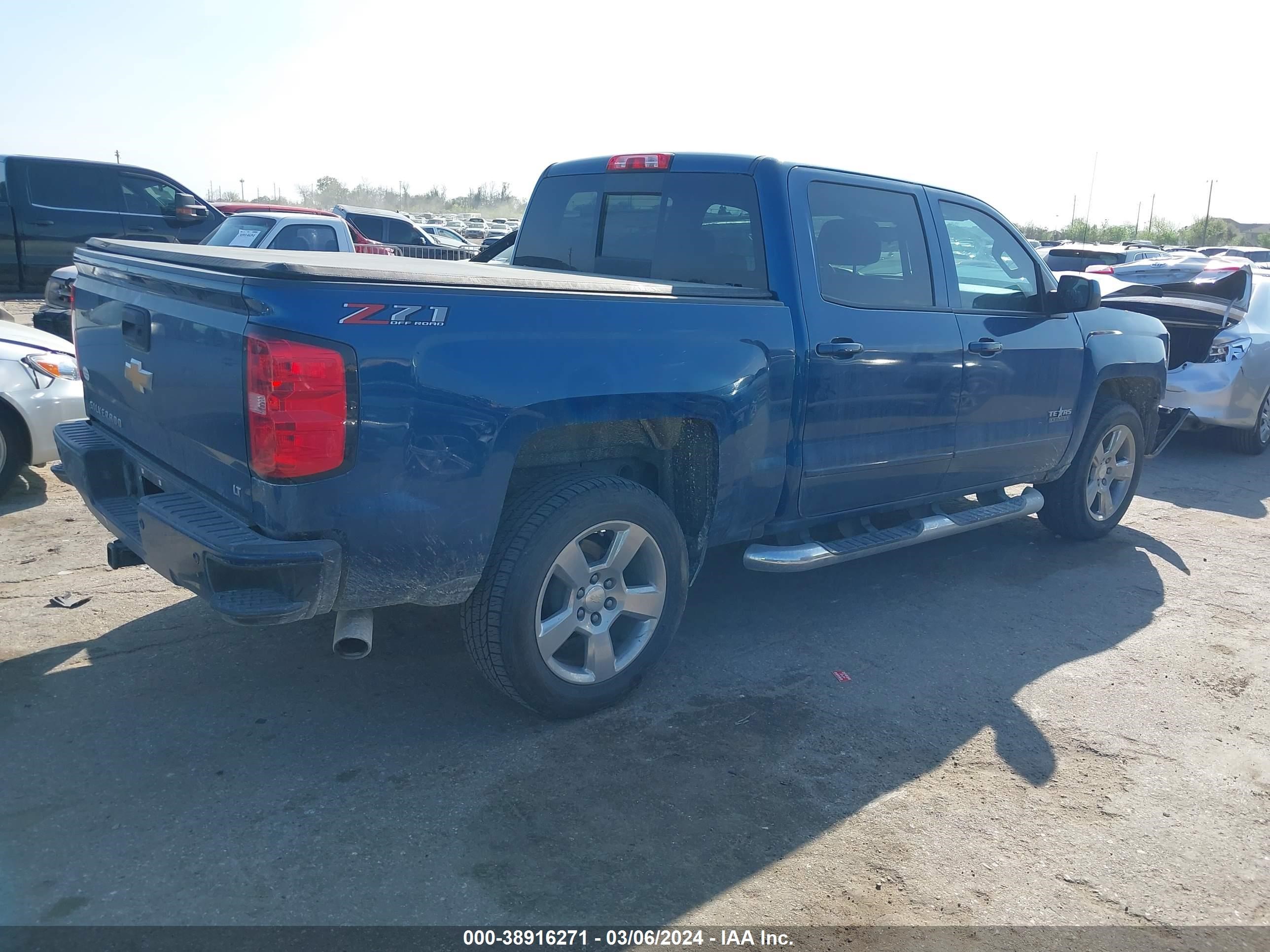 Photo 3 VIN: 3GCUKREC2JG532981 - CHEVROLET SILVERADO 