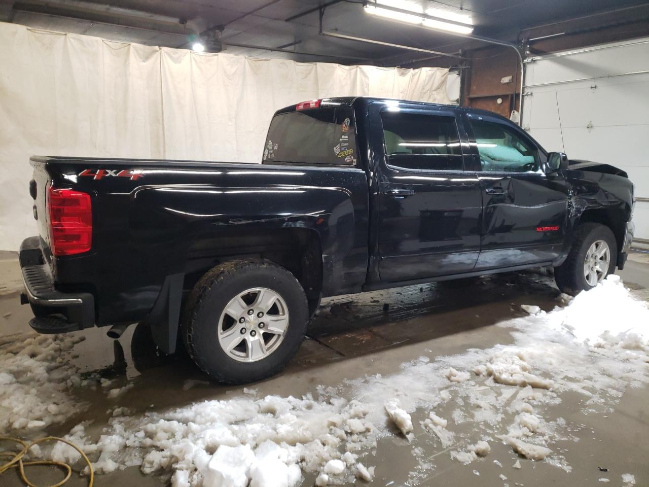 Photo 2 VIN: 3GCUKREC3JG168005 - CHEVROLET SILVERADO 