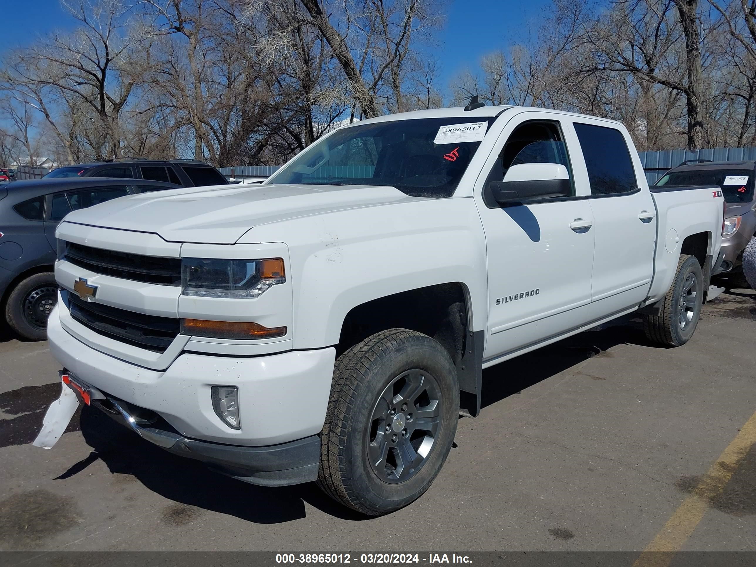 Photo 1 VIN: 3GCUKREC3JG312278 - CHEVROLET SILVERADO 