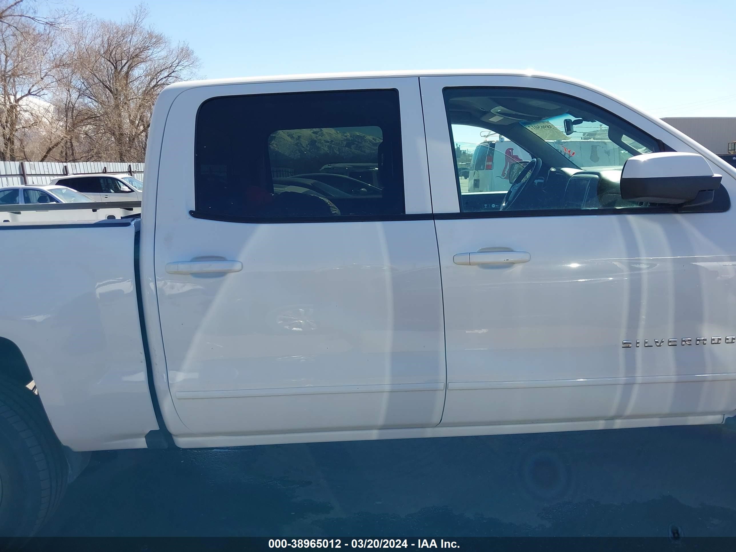 Photo 13 VIN: 3GCUKREC3JG312278 - CHEVROLET SILVERADO 