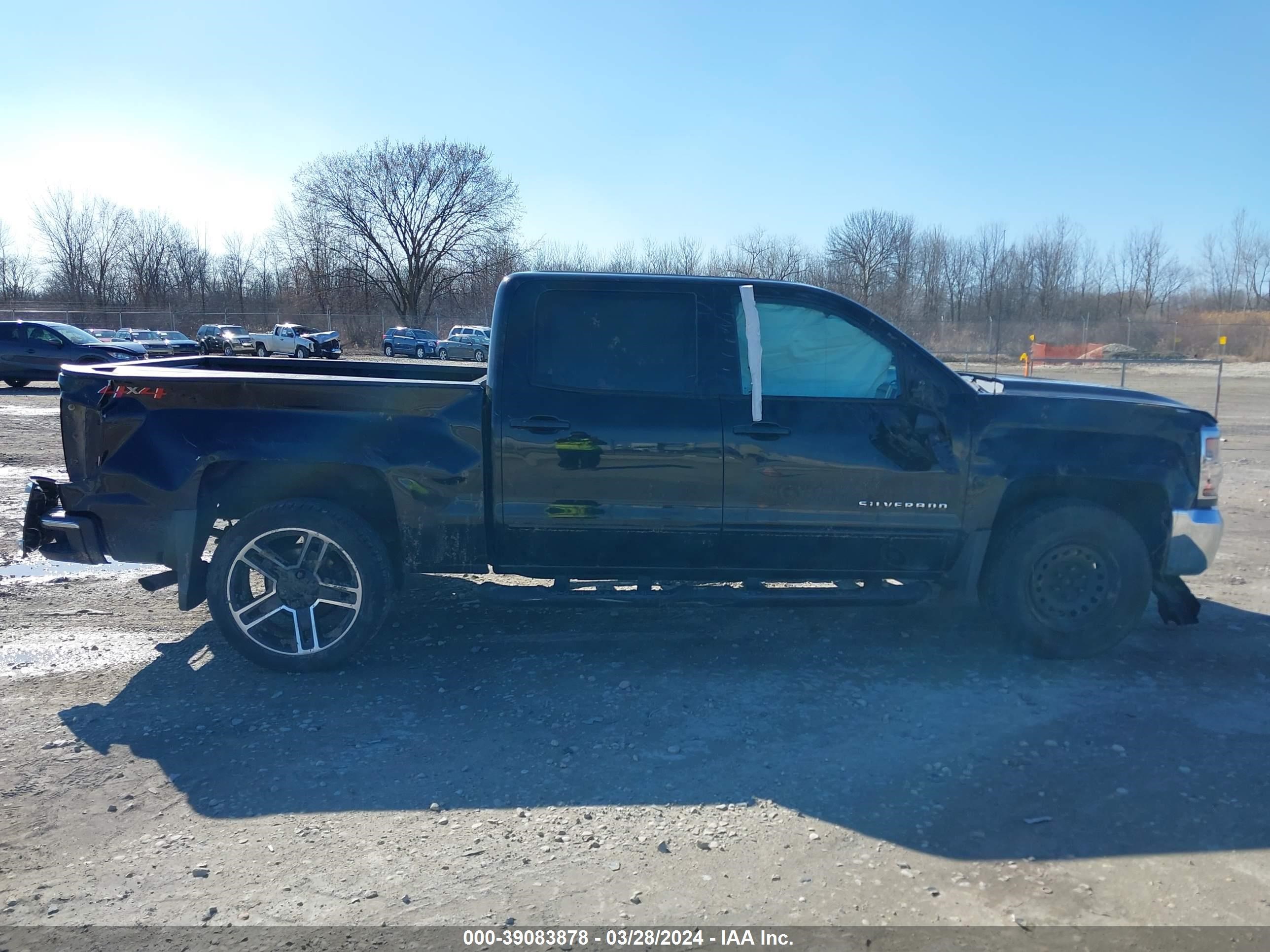 Photo 13 VIN: 3GCUKREC4JG221066 - CHEVROLET SILVERADO 