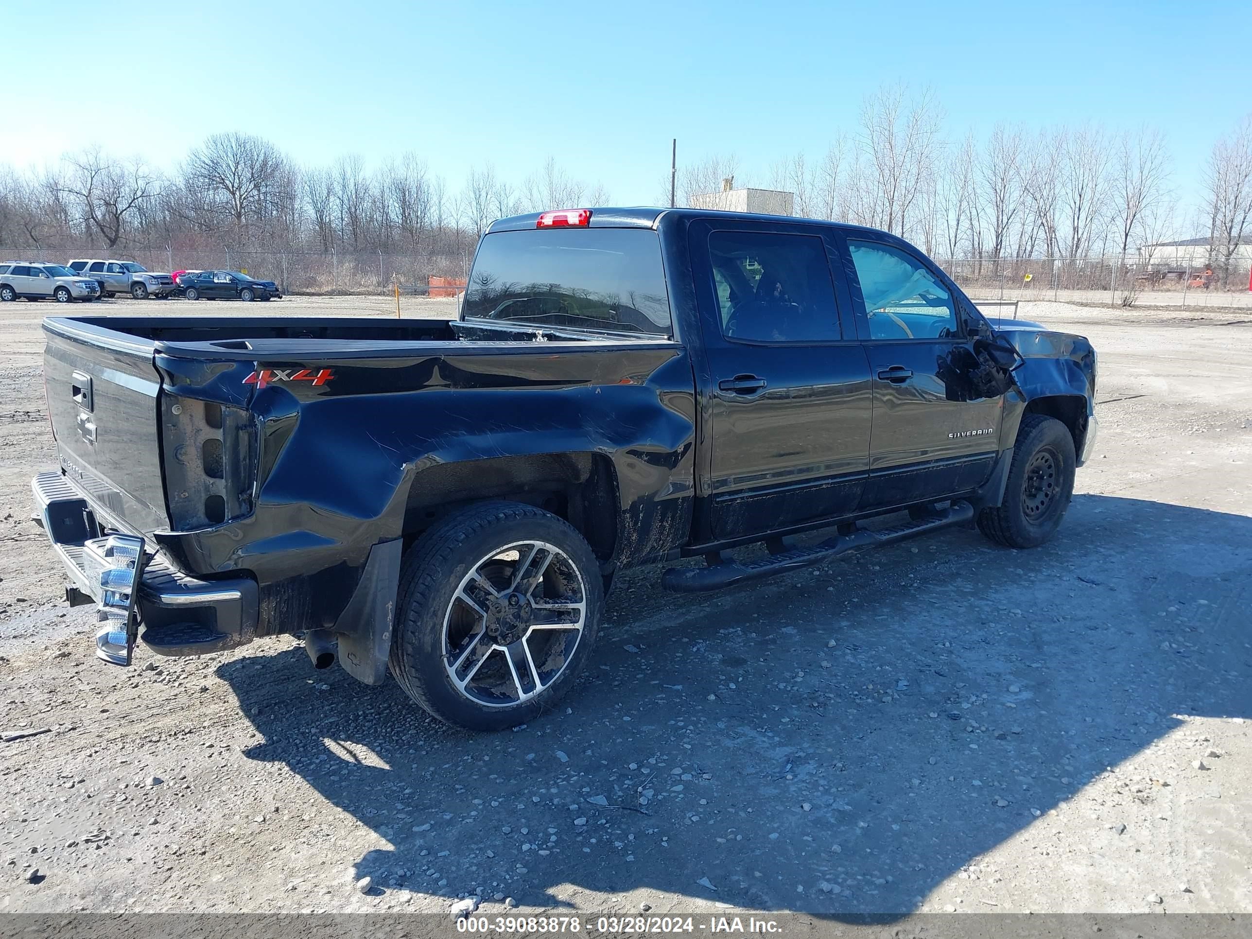 Photo 3 VIN: 3GCUKREC4JG221066 - CHEVROLET SILVERADO 