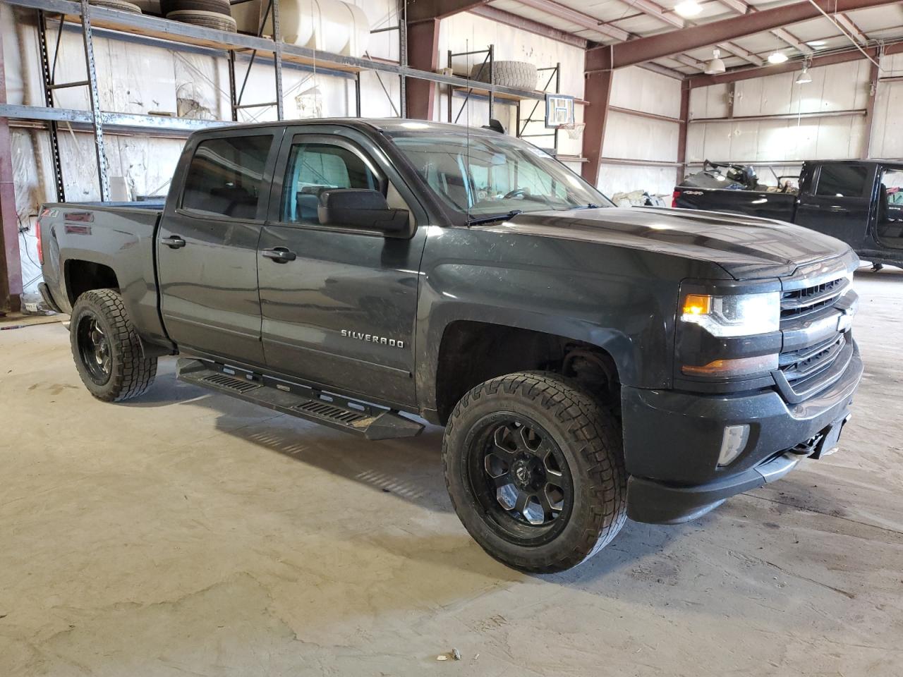 Photo 3 VIN: 3GCUKREC4JG268680 - CHEVROLET SILVERADO 