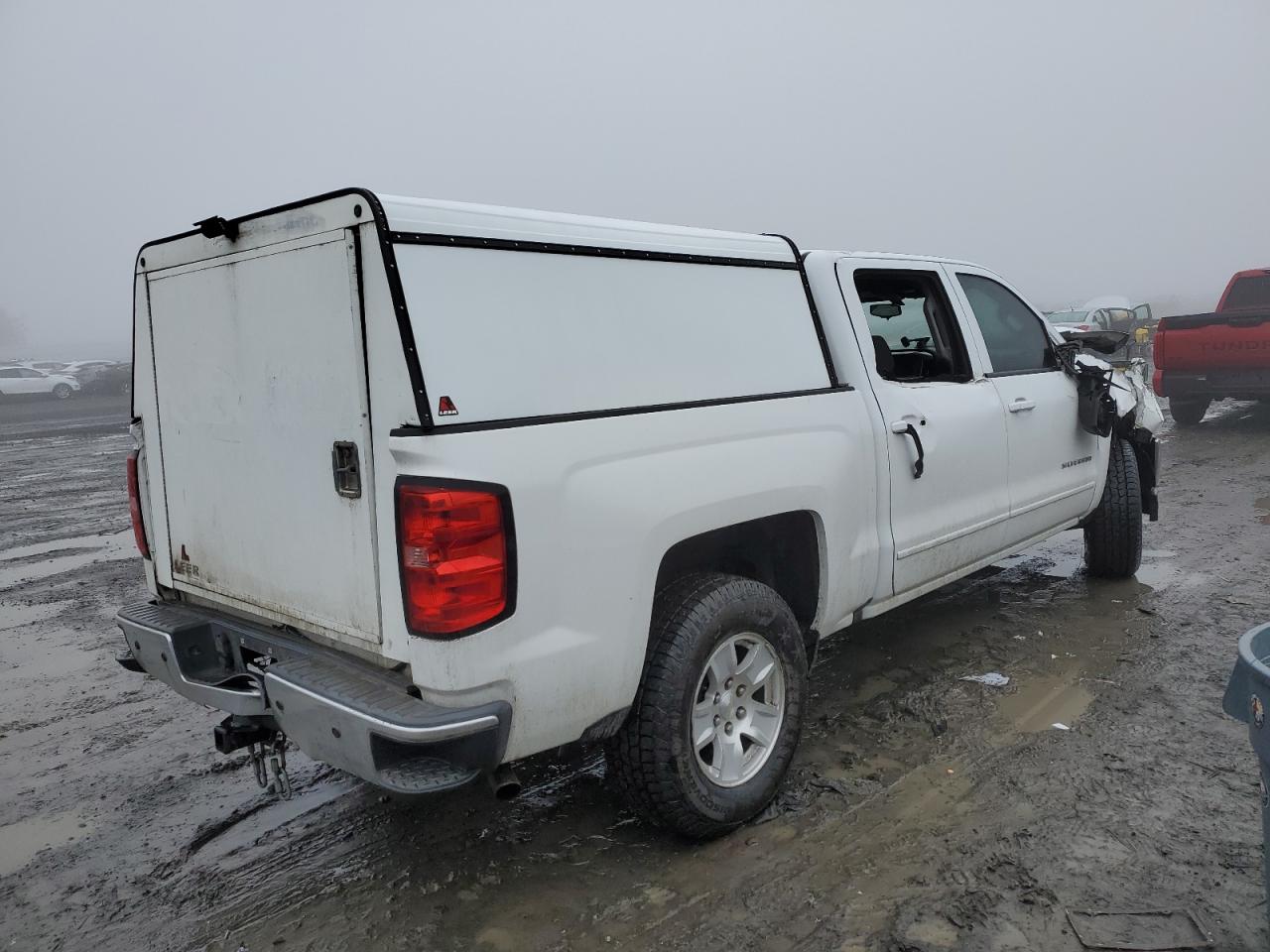 Photo 2 VIN: 3GCUKREC4JG442523 - CHEVROLET SILVERADO 