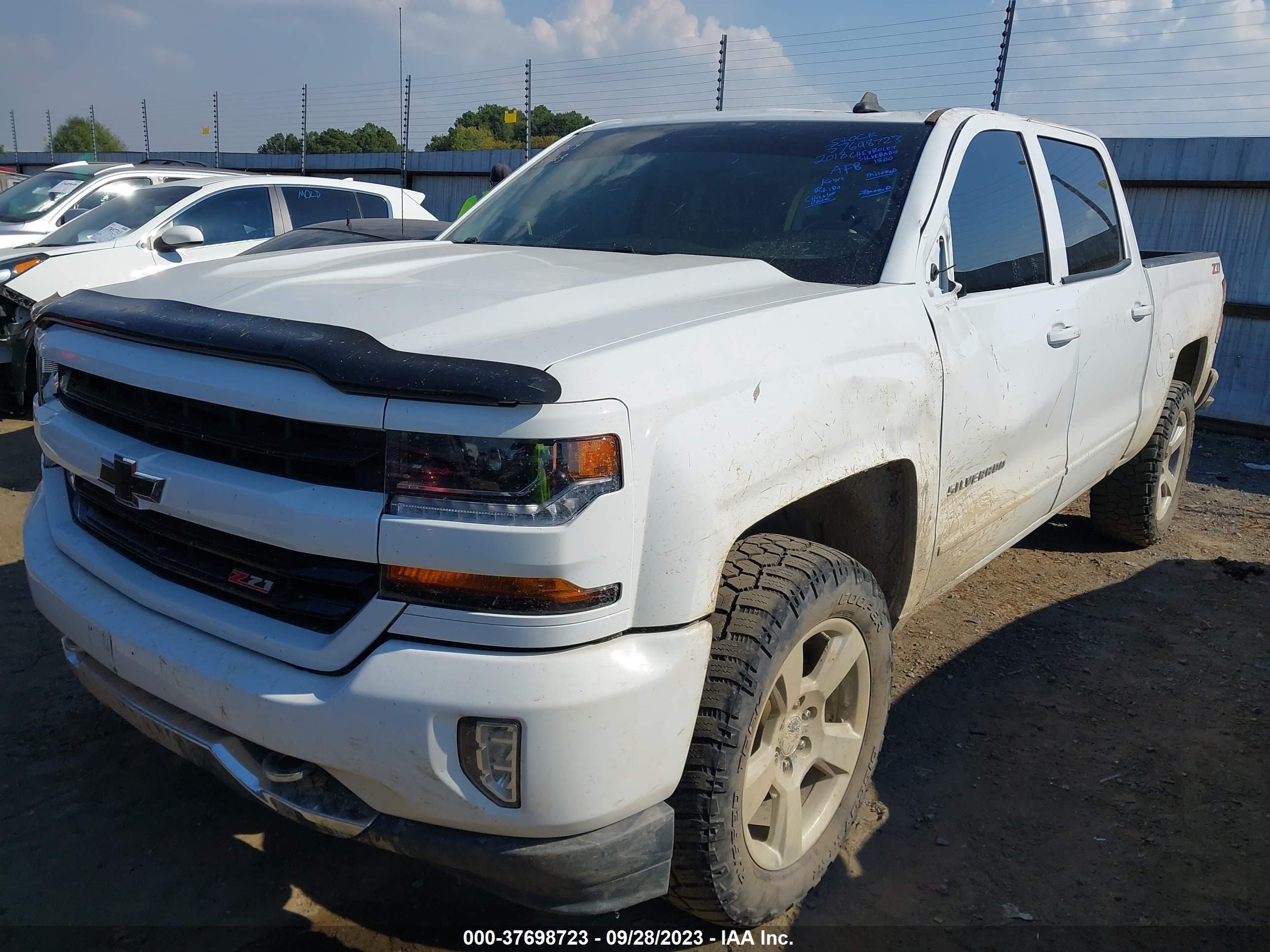 Photo 0 VIN: 3GCUKREC4JG490765 - CHEVROLET SILVERADO 