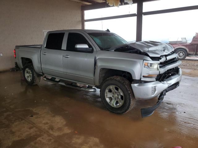 Photo 3 VIN: 3GCUKREC4JG607244 - CHEVROLET SILVERADO 