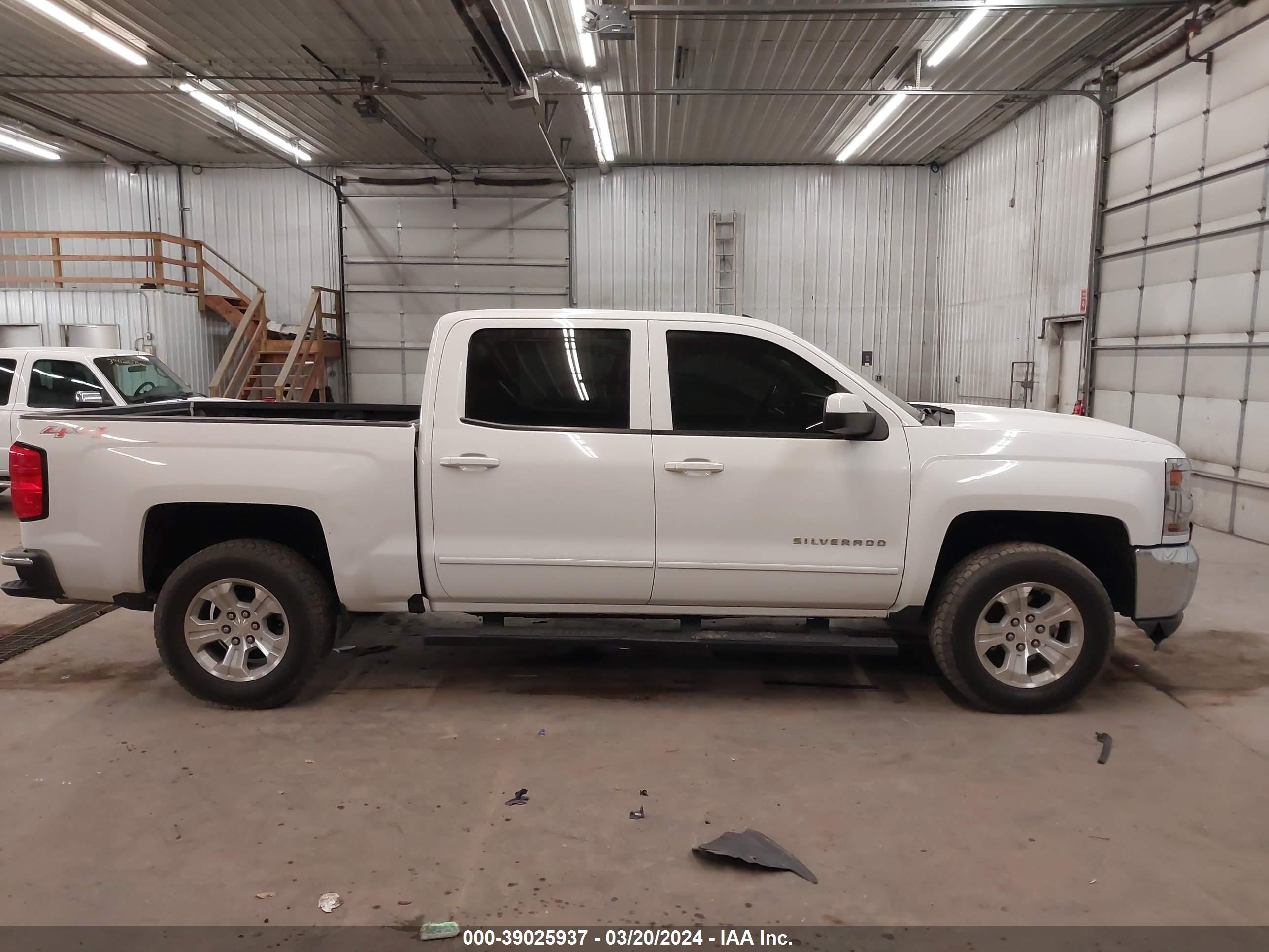 Photo 12 VIN: 3GCUKREC5GG323775 - CHEVROLET SILVERADO 