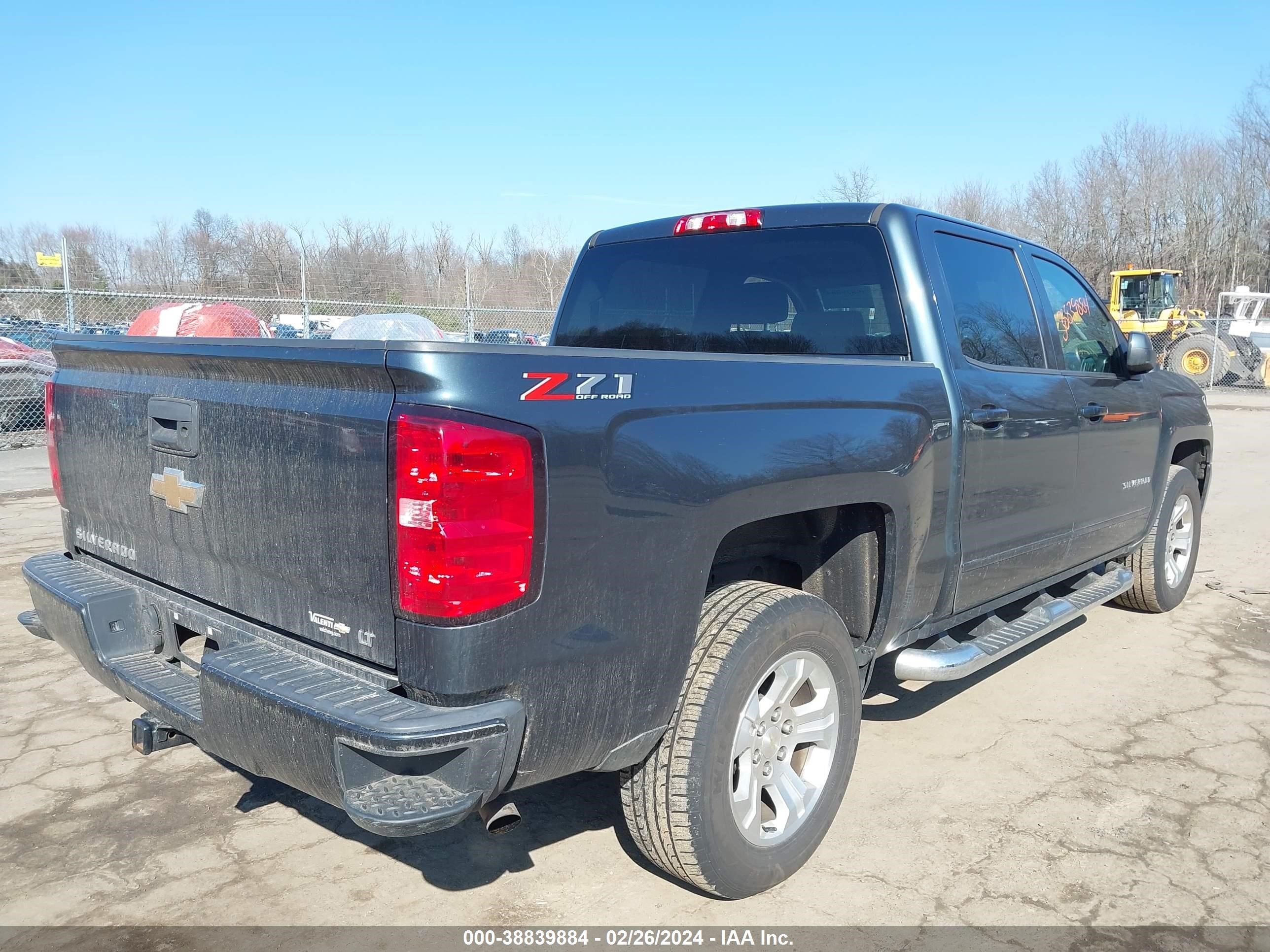 Photo 3 VIN: 3GCUKREC5JG409837 - CHEVROLET SILVERADO 