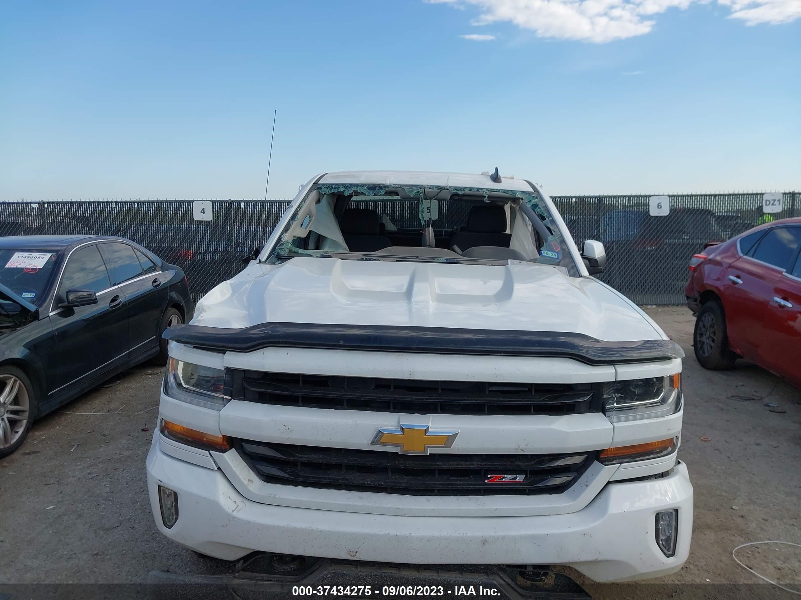 Photo 5 VIN: 3GCUKREC5JG442529 - CHEVROLET SILVERADO 