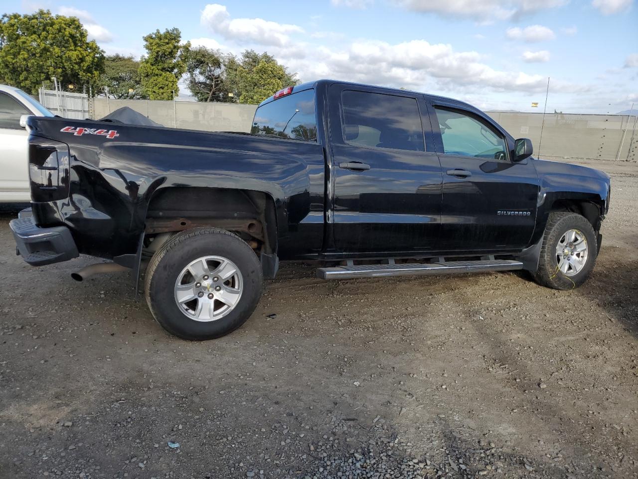 Photo 2 VIN: 3GCUKREC6EG181790 - CHEVROLET SILVERADO 