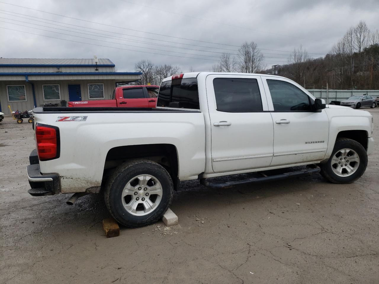 Photo 2 VIN: 3GCUKREC6HG213125 - CHEVROLET SILVERADO 