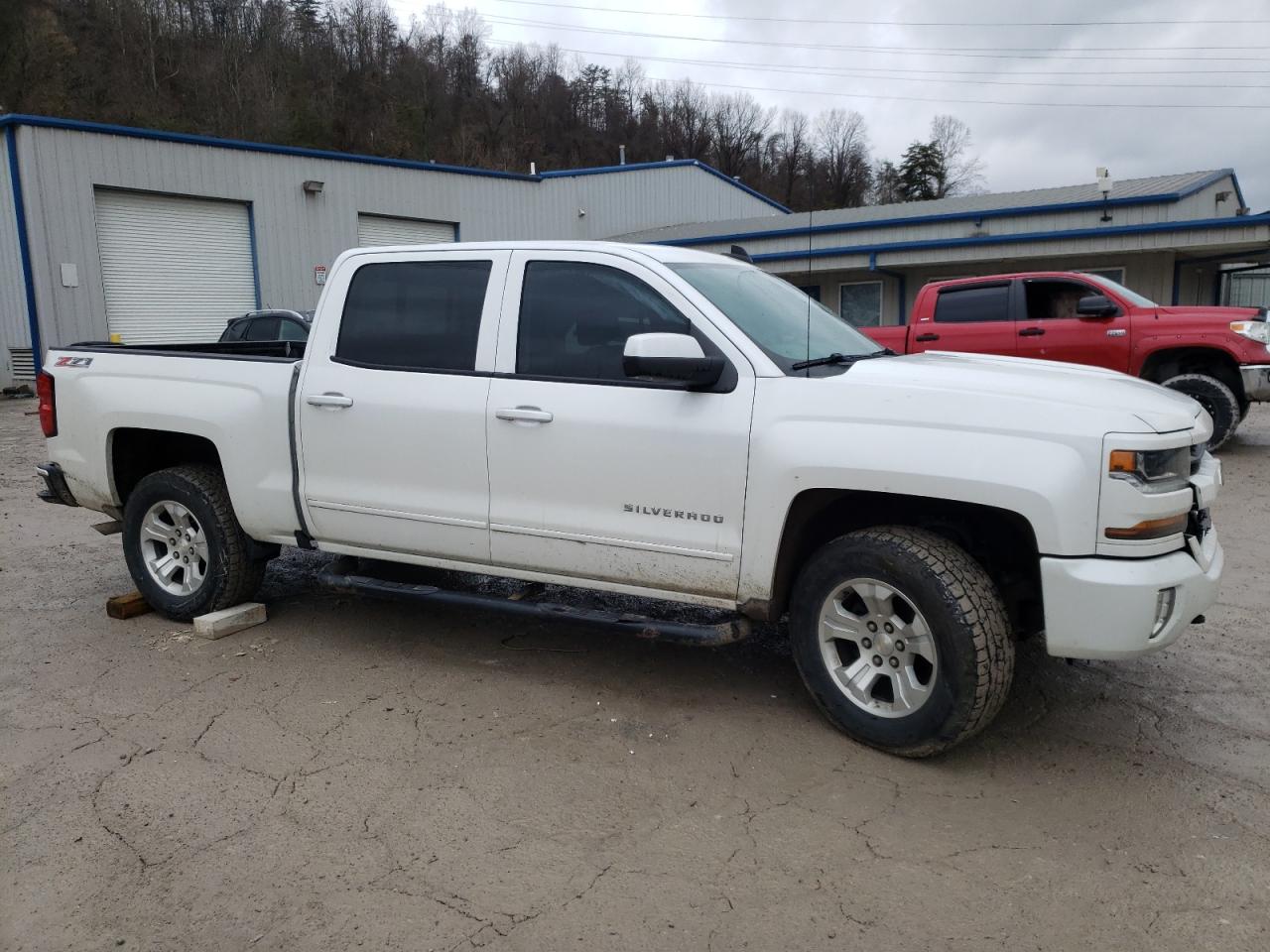 Photo 3 VIN: 3GCUKREC6HG213125 - CHEVROLET SILVERADO 