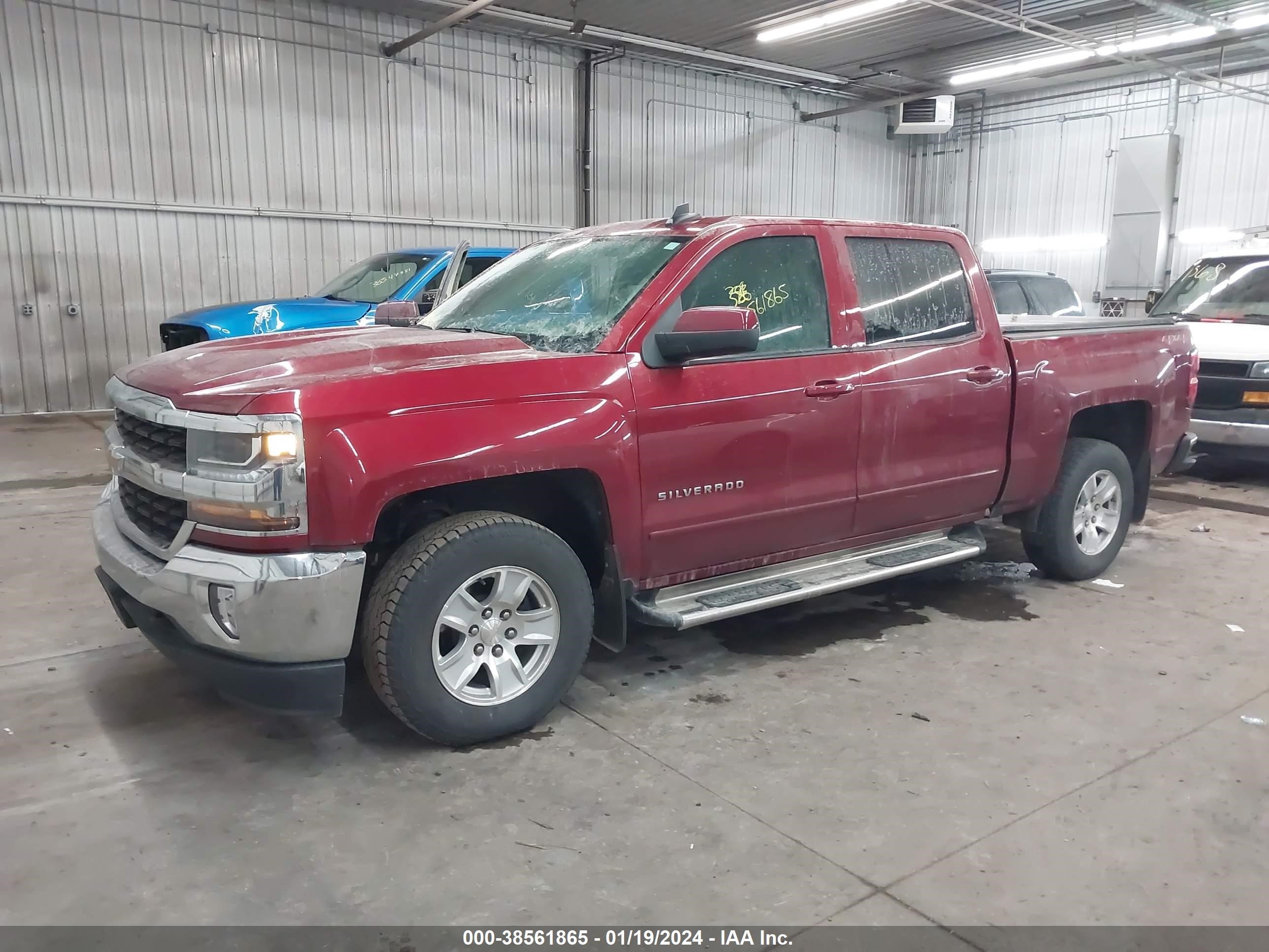 Photo 1 VIN: 3GCUKREC6JG217780 - CHEVROLET SILVERADO 