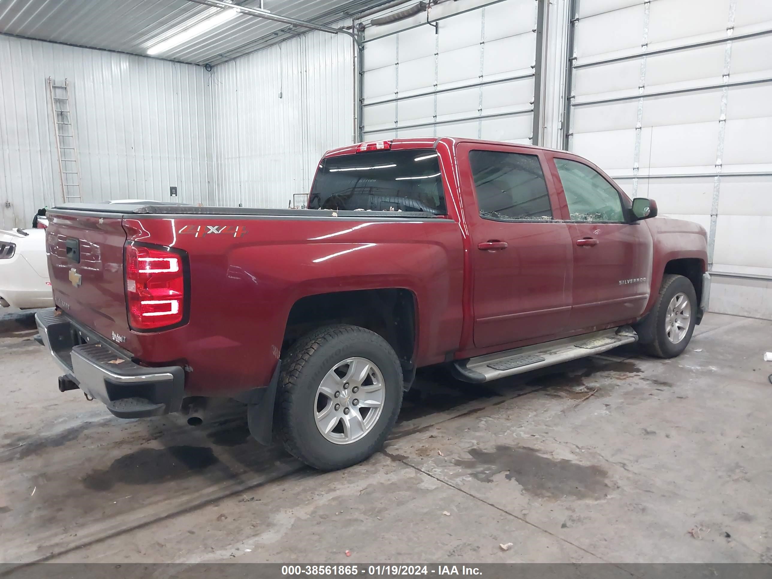 Photo 3 VIN: 3GCUKREC6JG217780 - CHEVROLET SILVERADO 