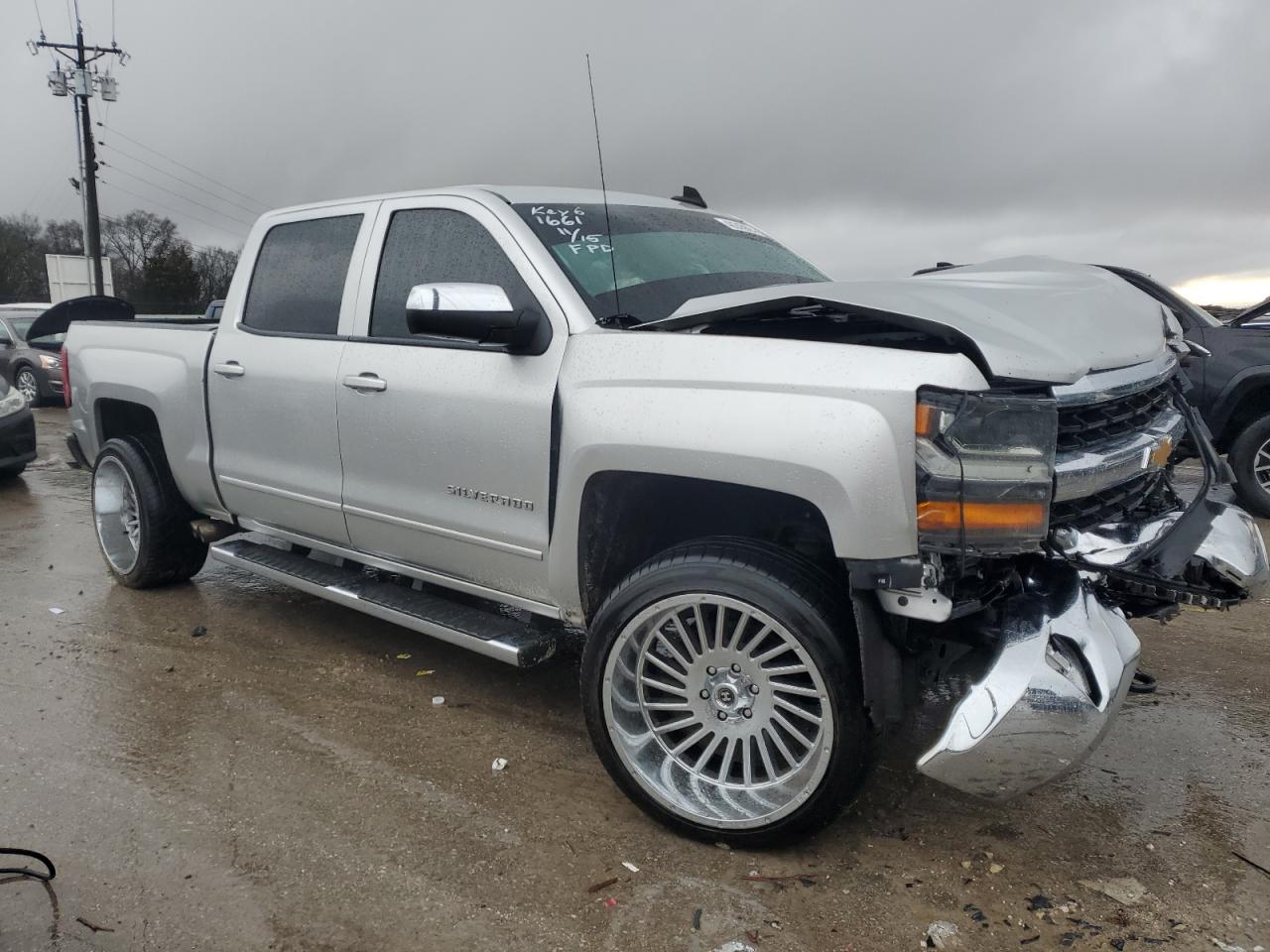 Photo 3 VIN: 3GCUKREC6JG572772 - CHEVROLET SILVERADO 