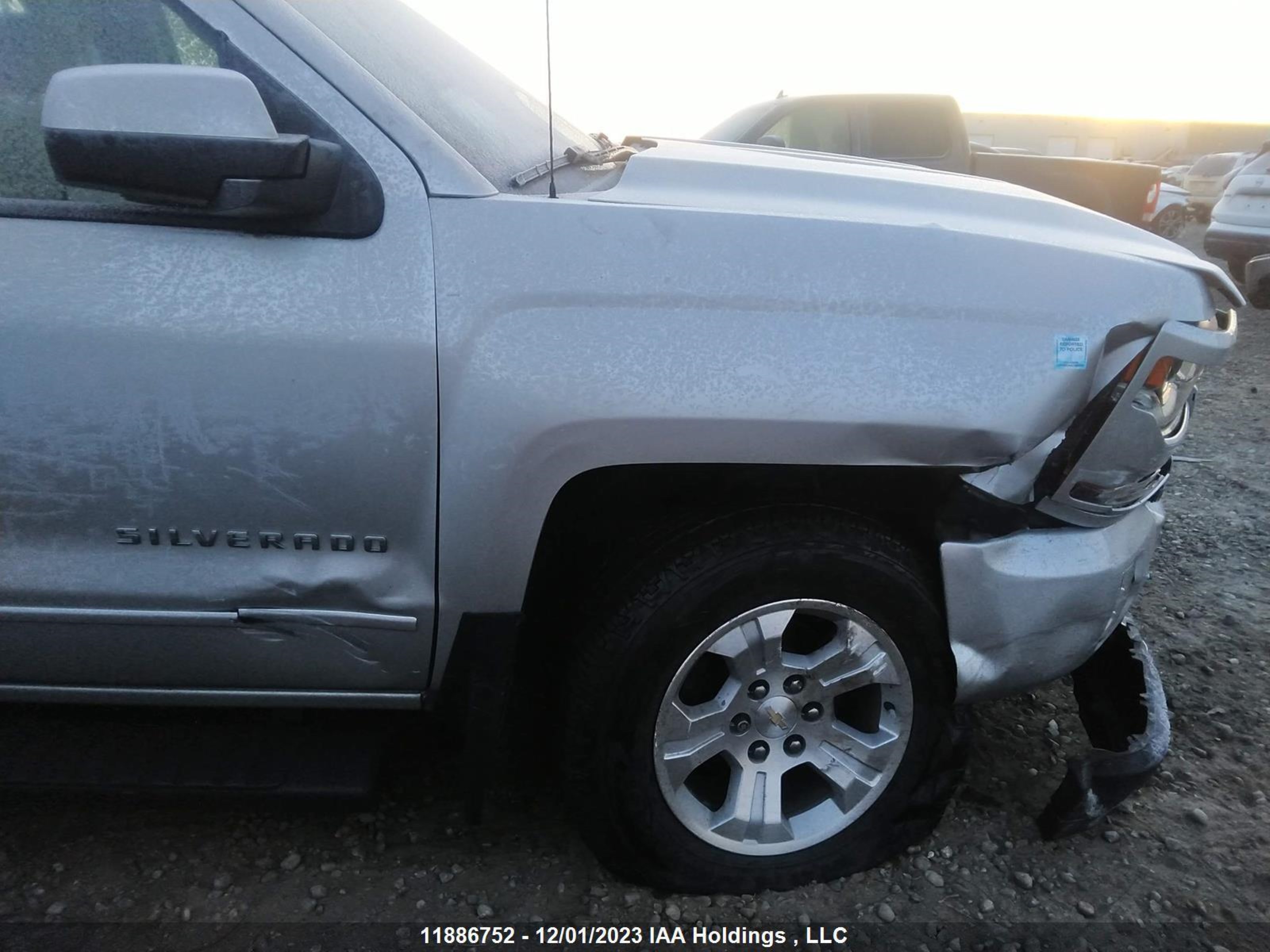 Photo 11 VIN: 3GCUKREC7HG115429 - CHEVROLET SILVERADO 