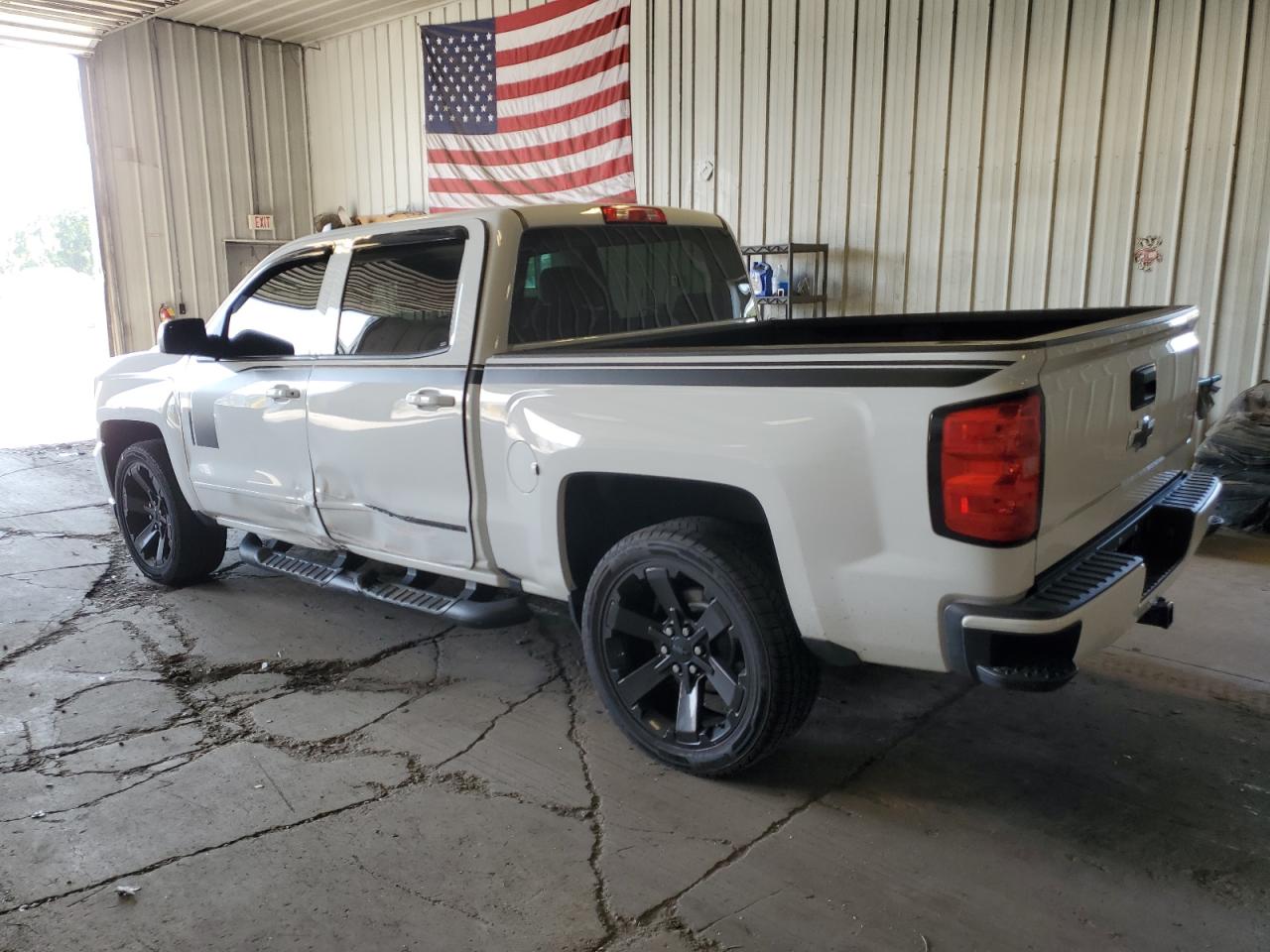 Photo 1 VIN: 3GCUKREC7HG299867 - CHEVROLET SILVERADO 