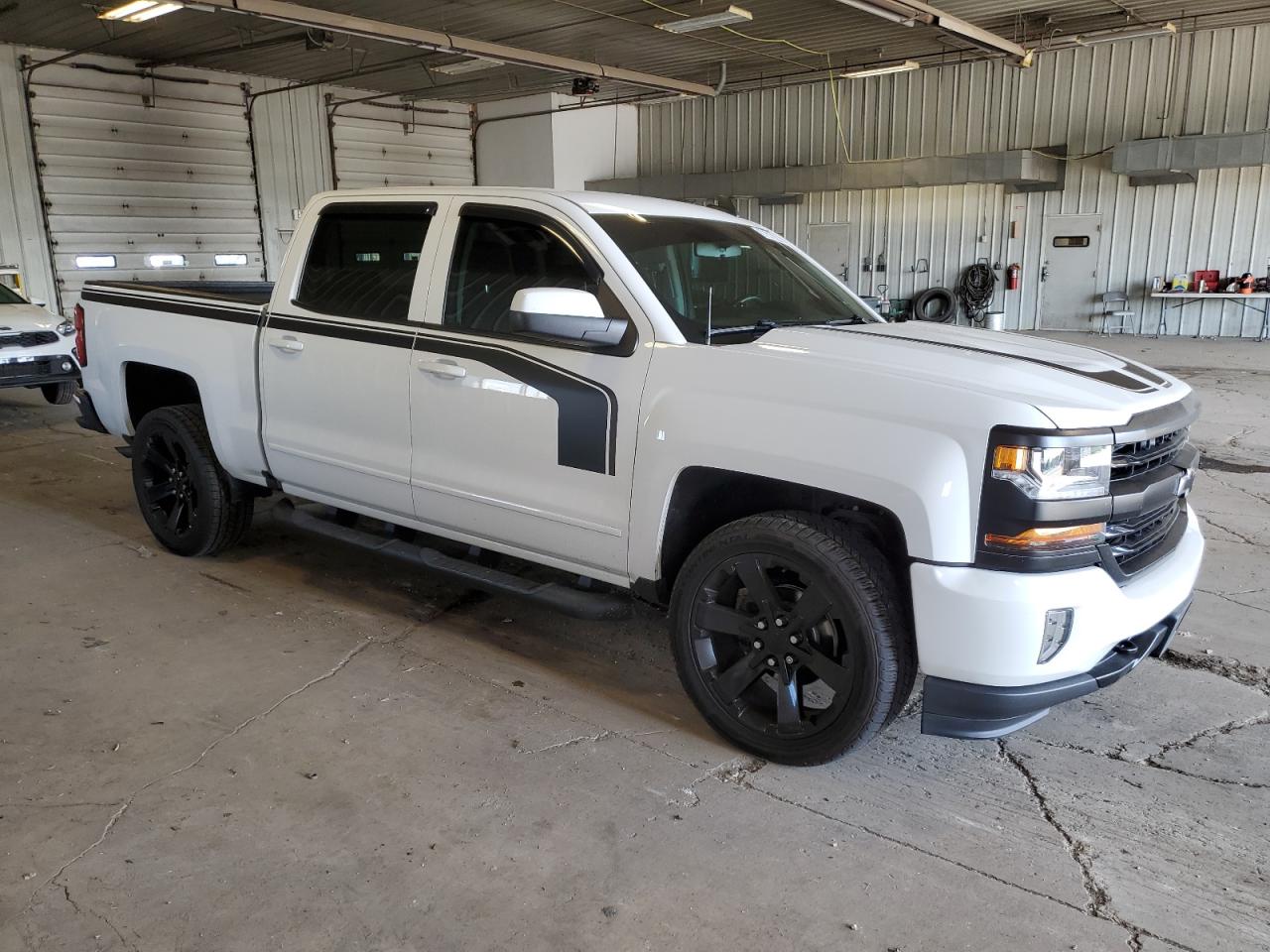 Photo 3 VIN: 3GCUKREC7HG299867 - CHEVROLET SILVERADO 