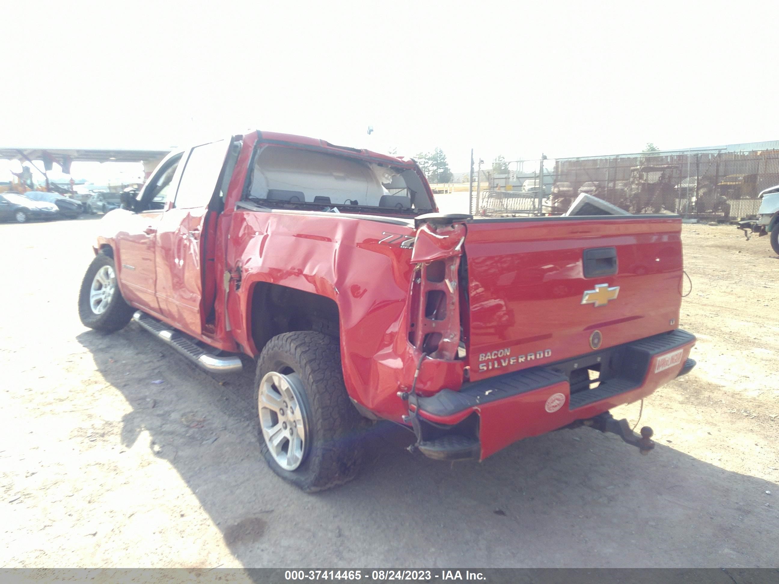 Photo 2 VIN: 3GCUKREC7JG101973 - CHEVROLET SILVERADO 