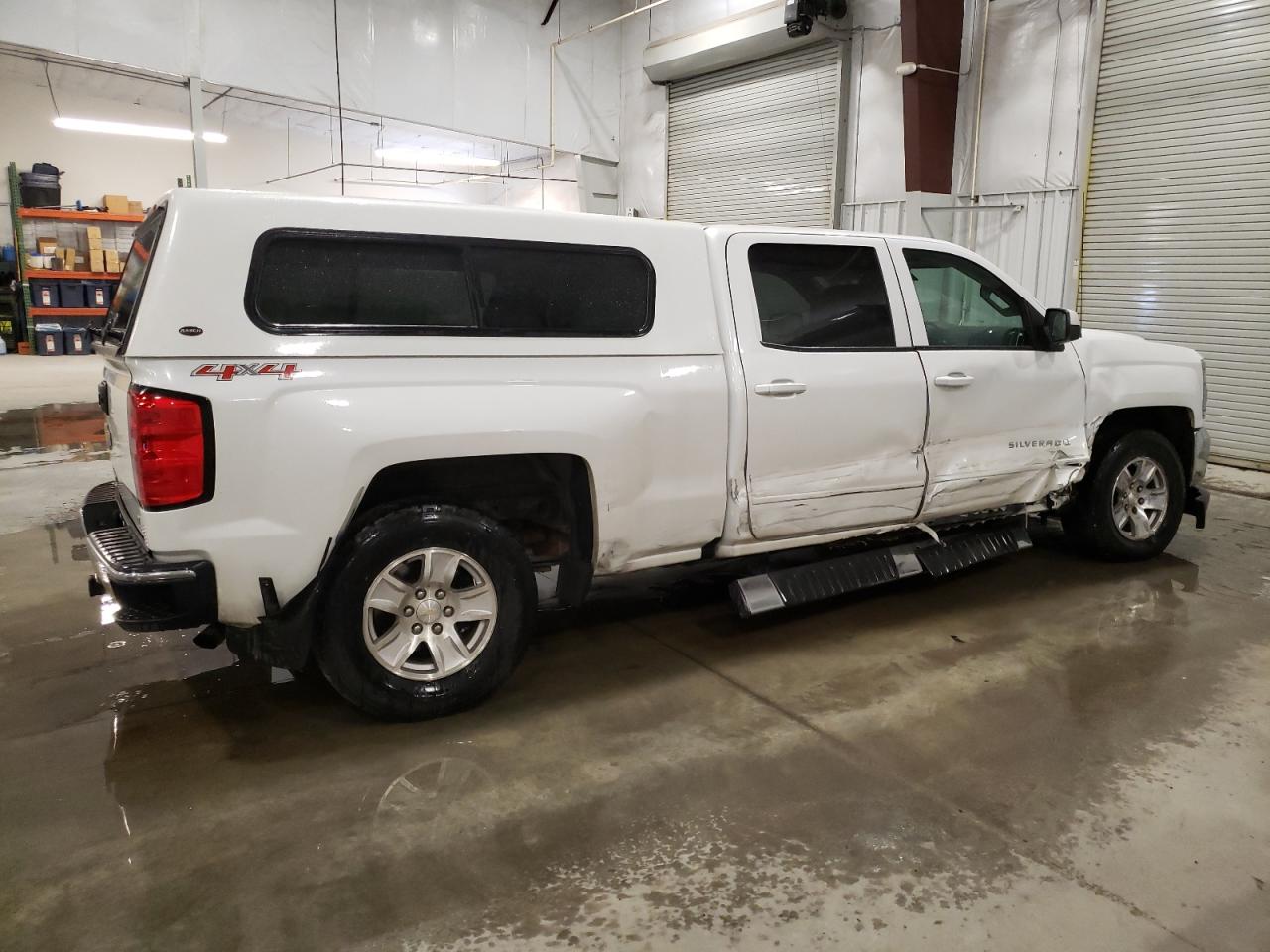 Photo 2 VIN: 3GCUKREC8HG215118 - CHEVROLET SILVERADO 