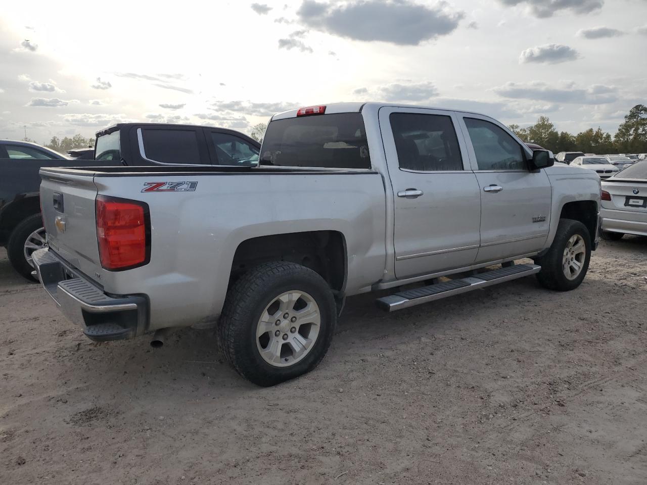 Photo 2 VIN: 3GCUKREC8HG404982 - CHEVROLET SILVERADO 