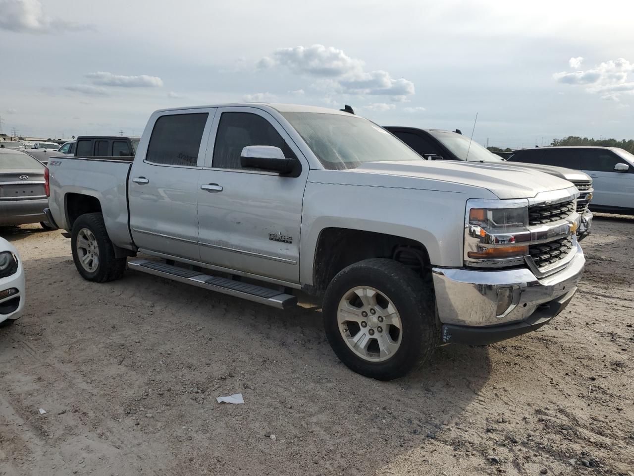 Photo 3 VIN: 3GCUKREC8HG404982 - CHEVROLET SILVERADO 