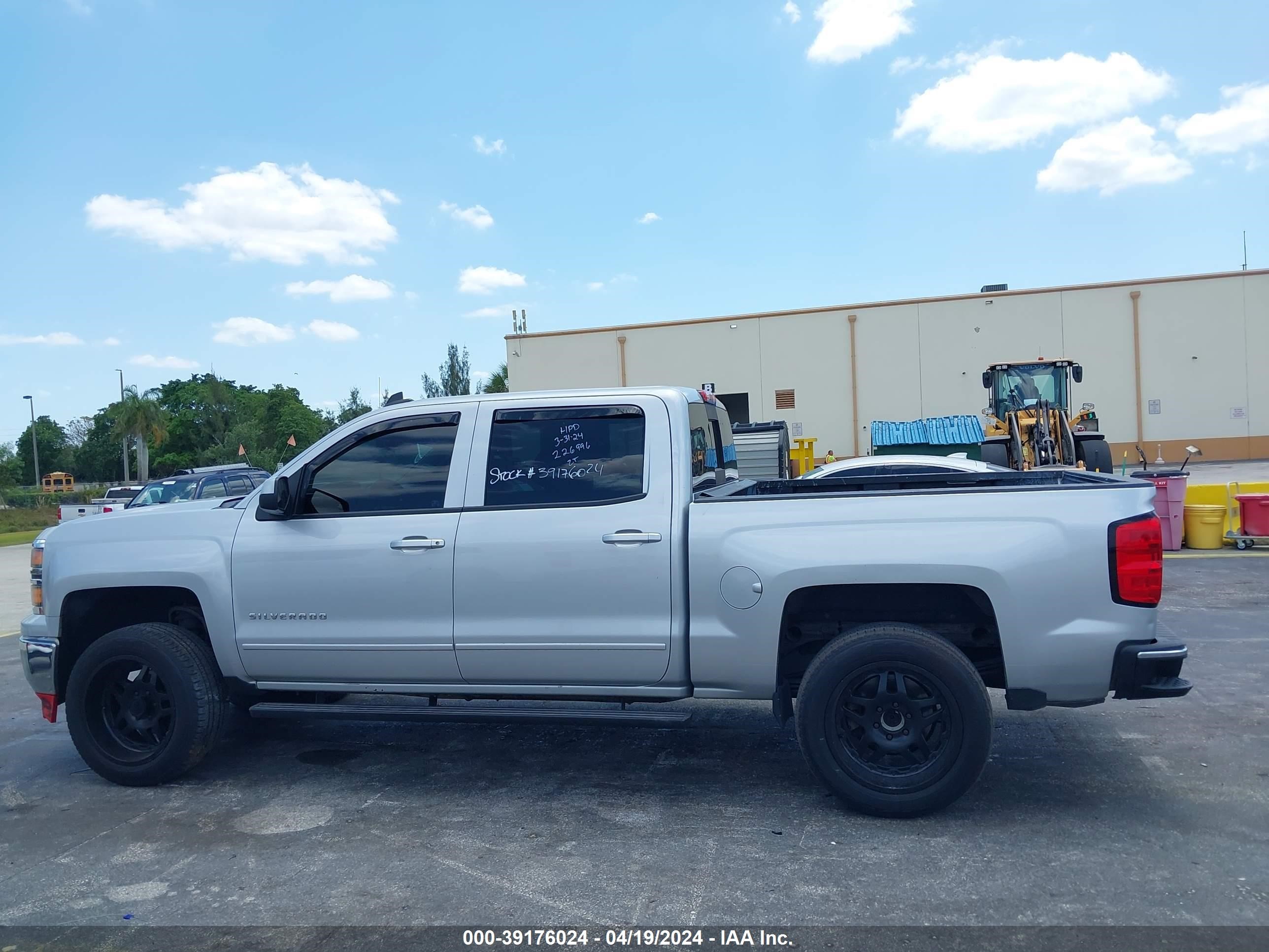 Photo 13 VIN: 3GCUKREC9FG226996 - CHEVROLET SILVERADO 